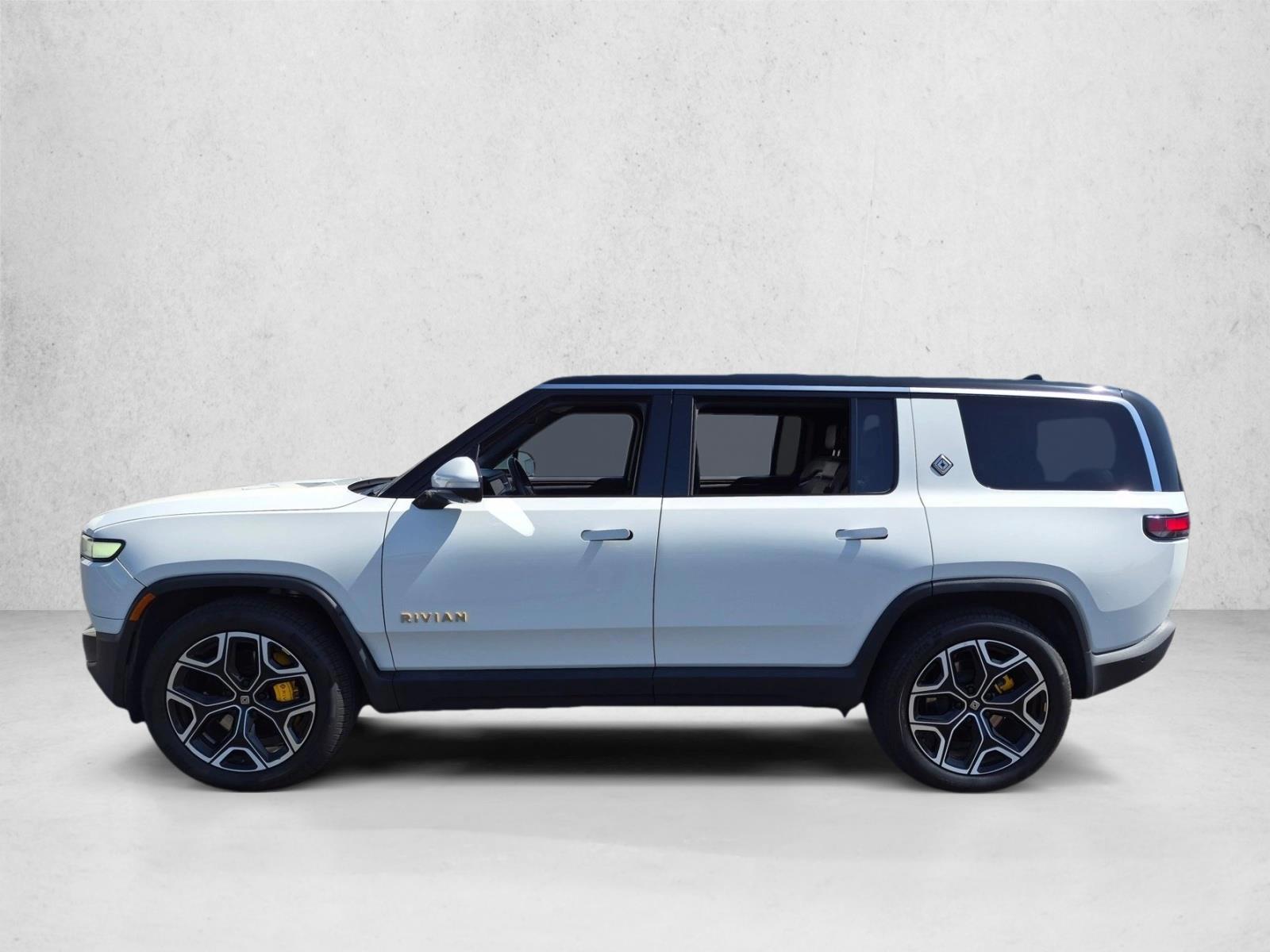 Thumbnail: 2023 Rivian R1S - 2