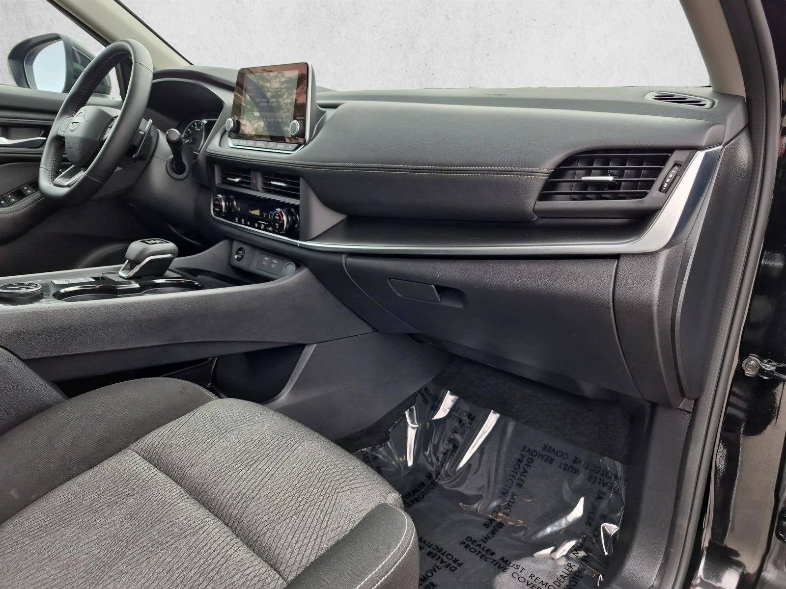 2025 Nissan Rogue SV - Photo 22