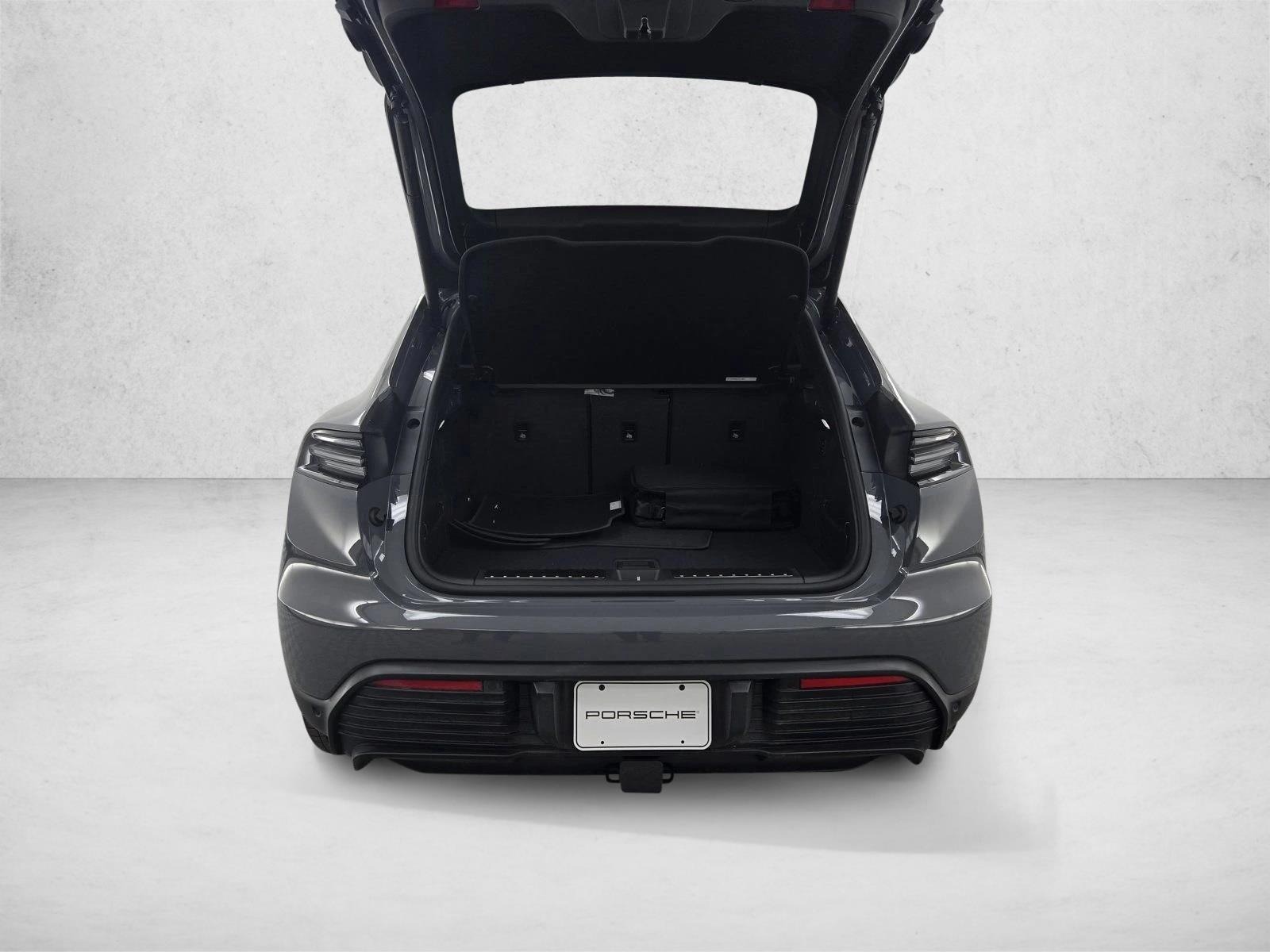2025 Porsche Macan S - Photo 11