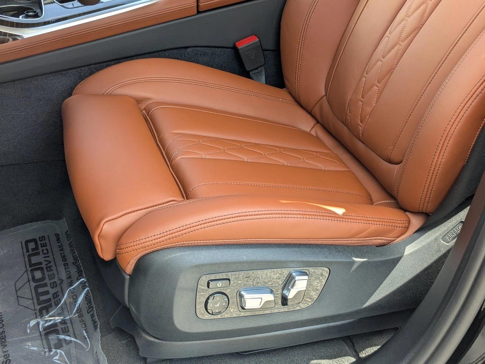 Thumbnail: 2026 BMW X7 - 4