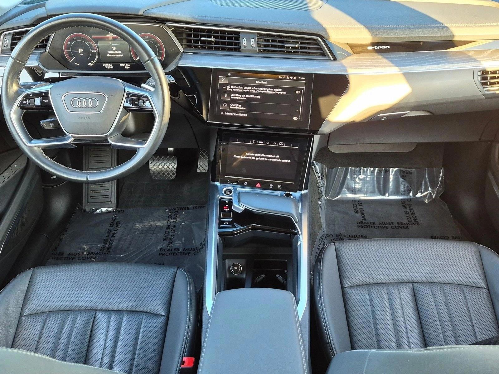 Thumbnail: 2024 Audi Q8 e-tron - 3