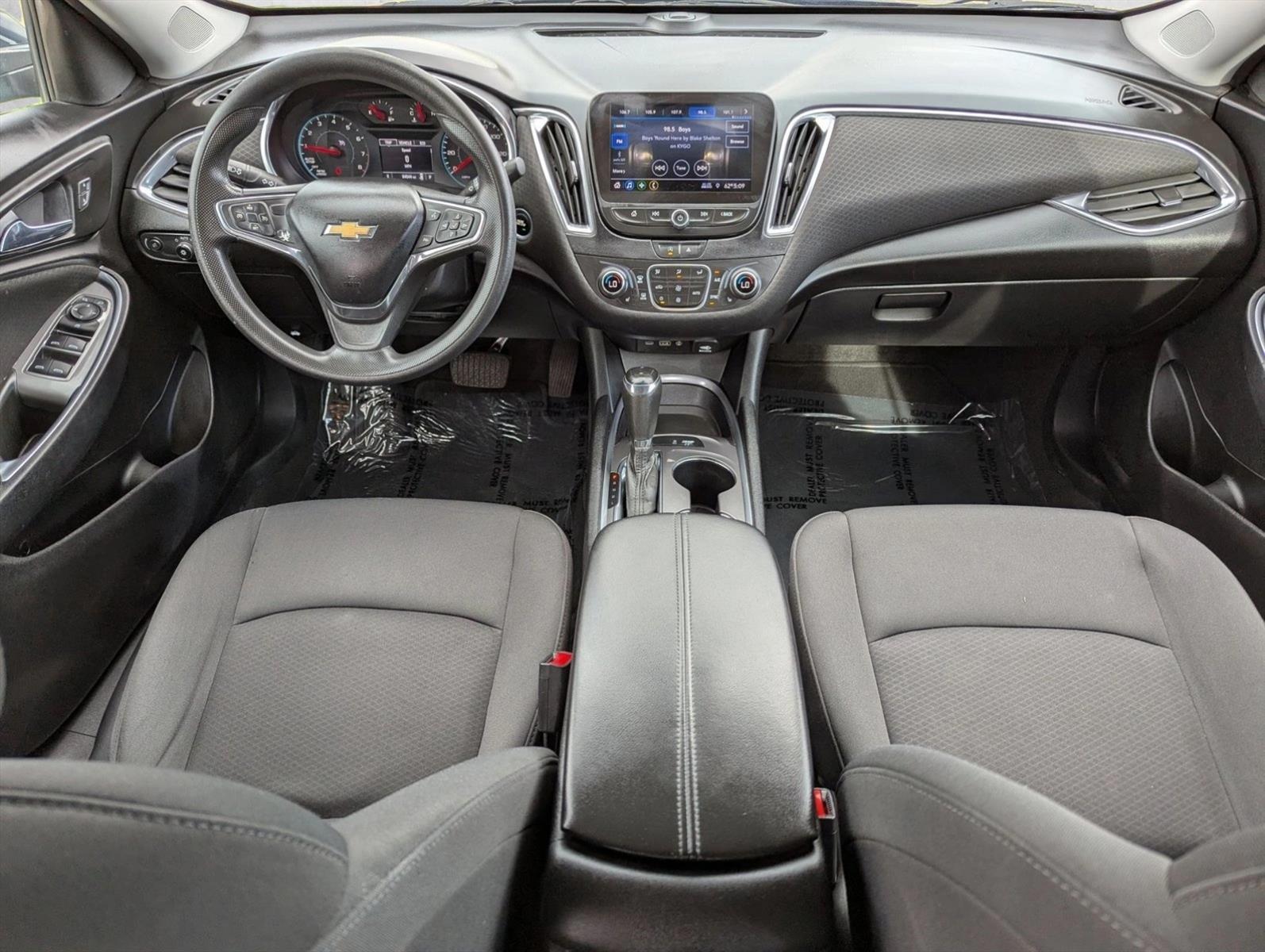 Thumbnail: 2020 Chevrolet Malibu - 3