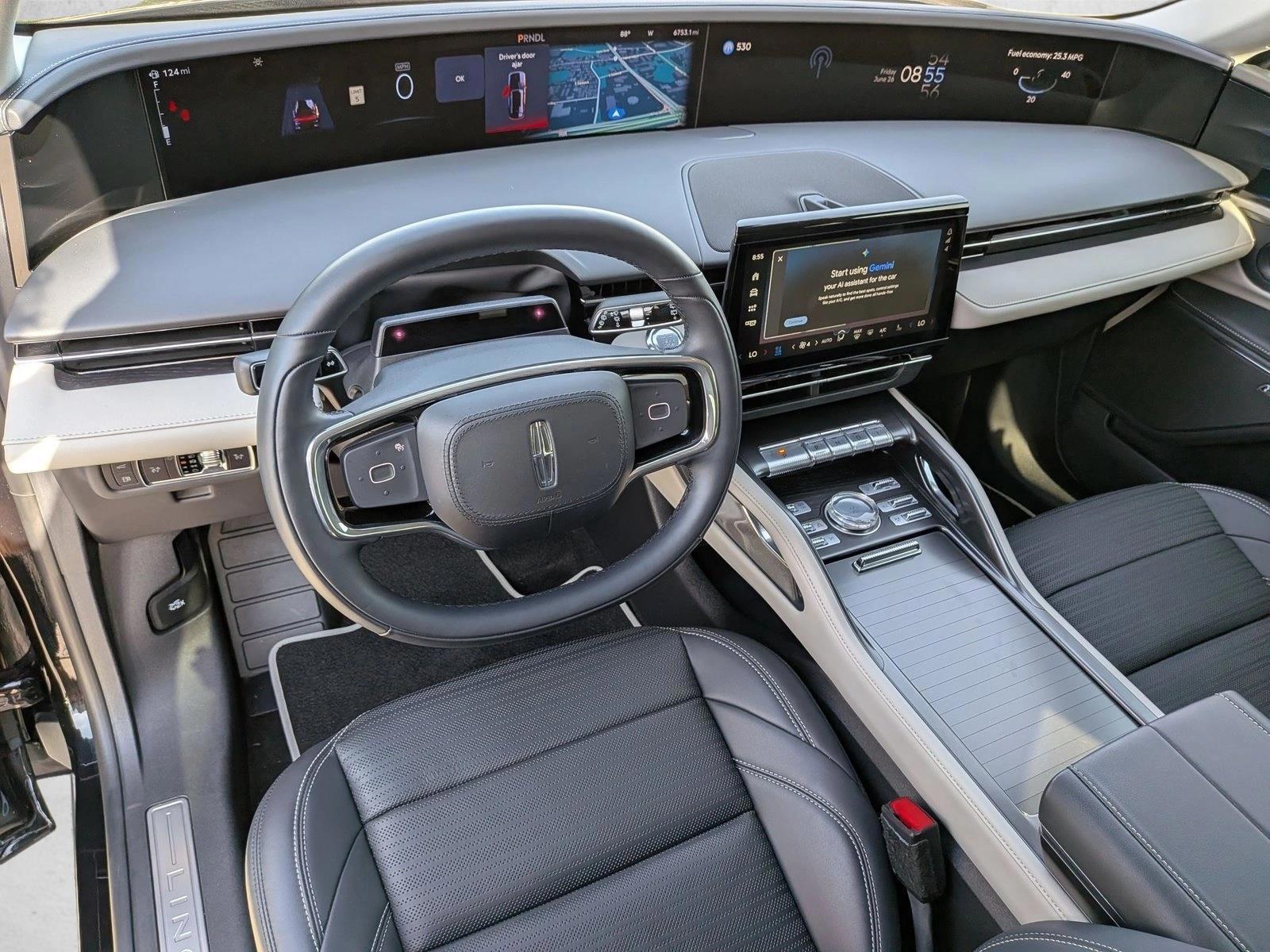 Thumbnail: 2025 Lincoln Nautilus - 3