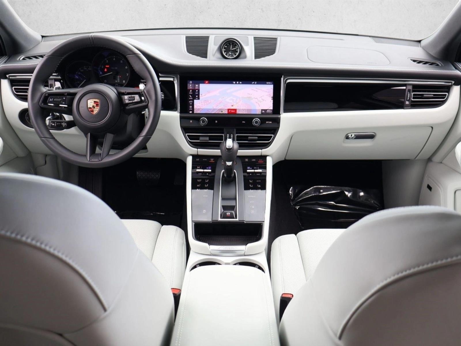 Thumbnail: 2026 Porsche Macan - 5