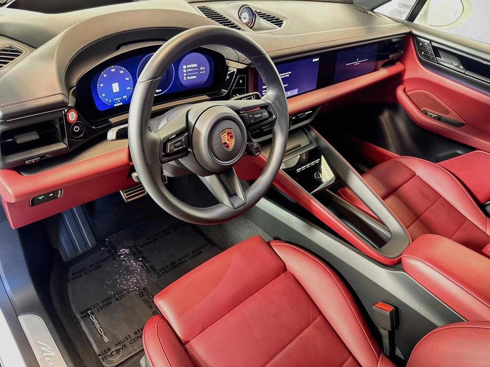 Thumbnail: 2025 Porsche Macan - 3