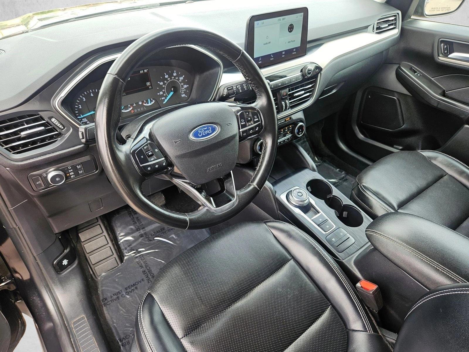 Thumbnail: 2022 Ford Escape - 3