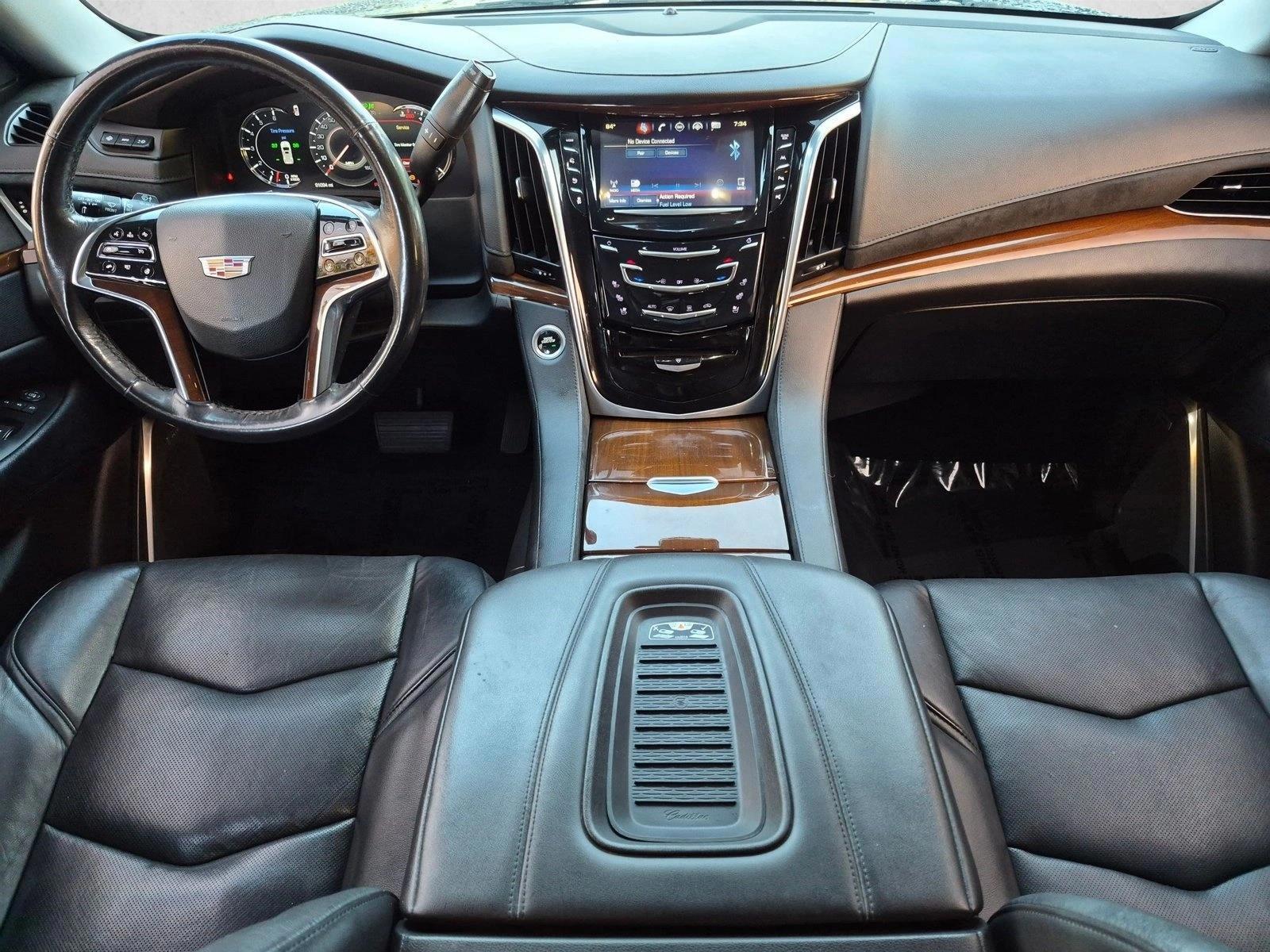 Thumbnail: 2020 Cadillac Escalade - 3