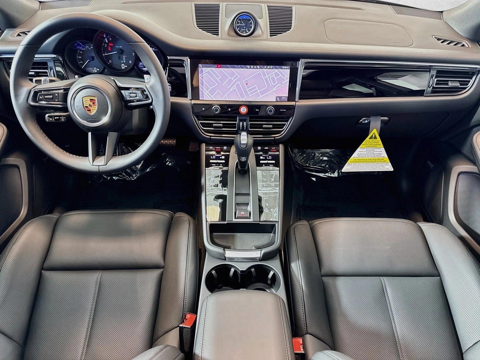 Thumbnail: 2026 Porsche Macan - 4