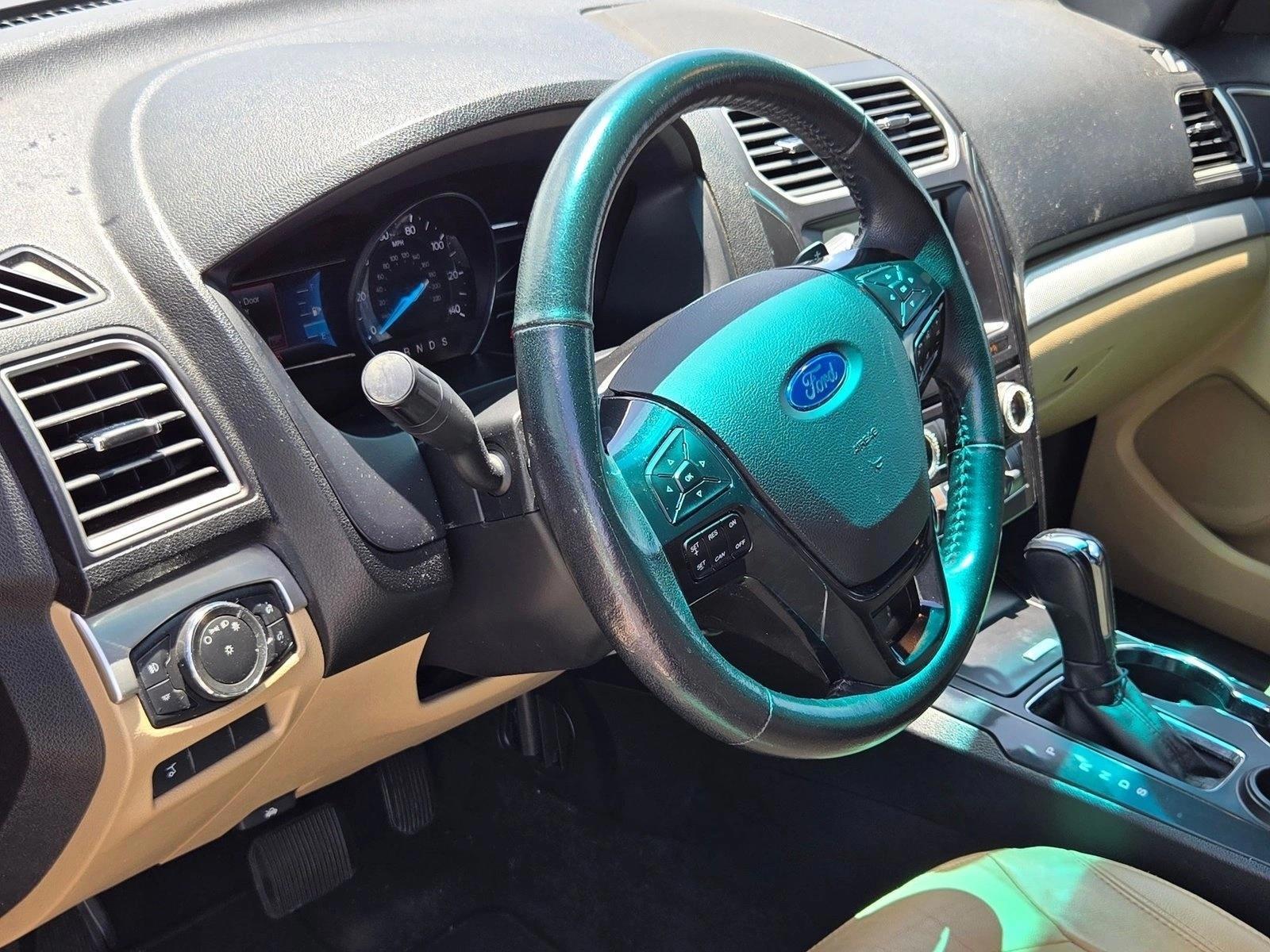 Thumbnail: 2016 Ford Explorer - 3