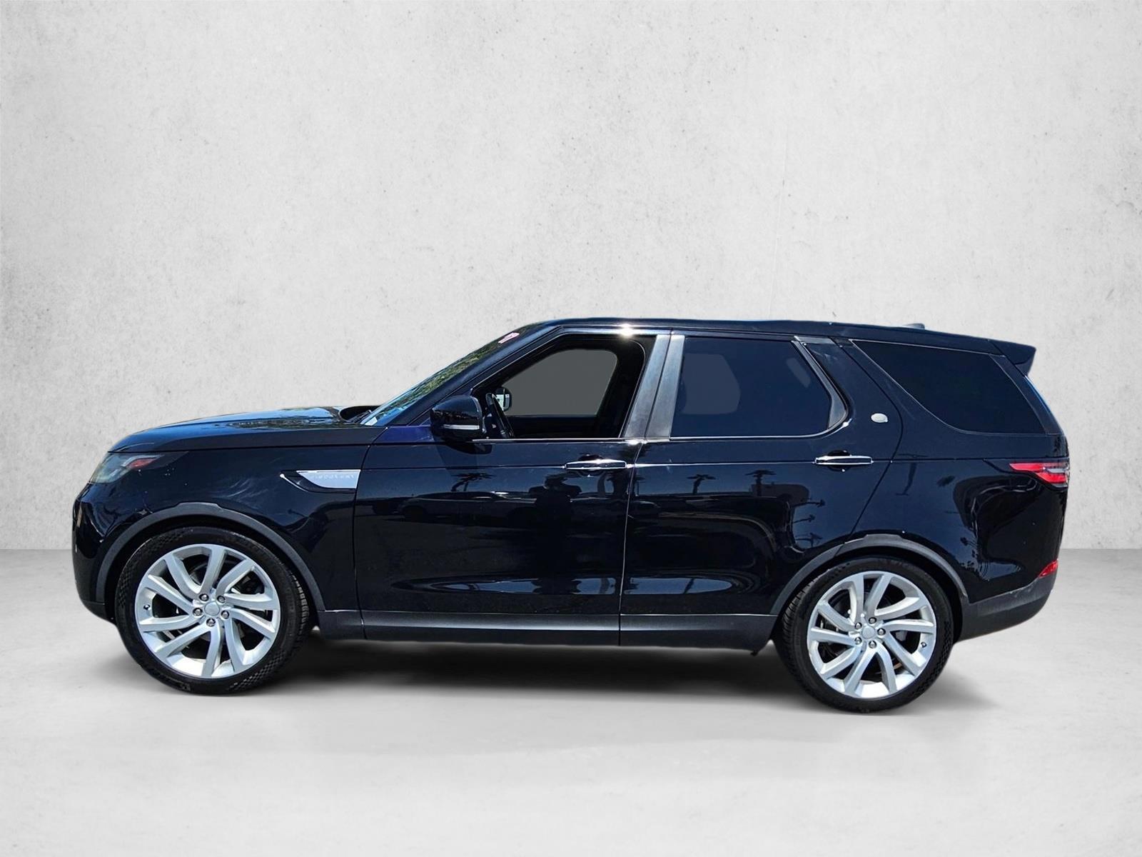 Thumbnail: 2017 Land Rover Discovery - 2