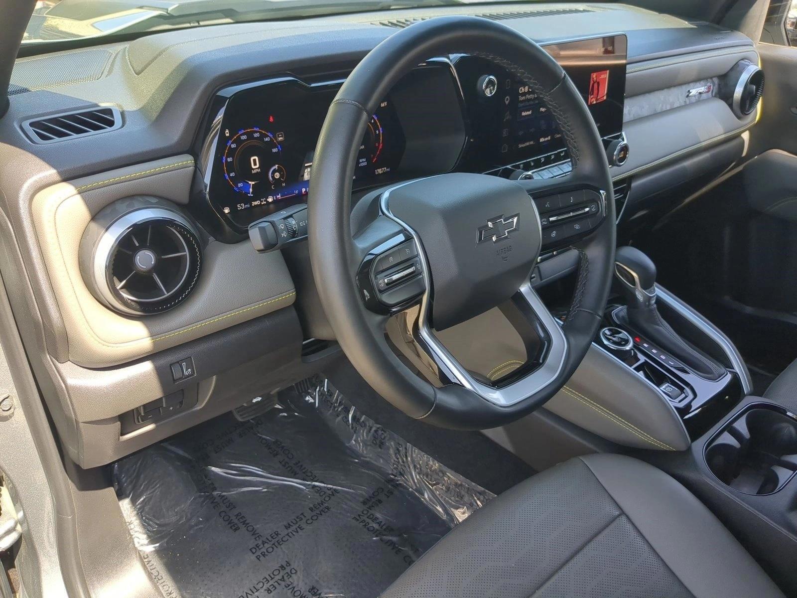 Thumbnail: 2024 Chevrolet Colorado - 3