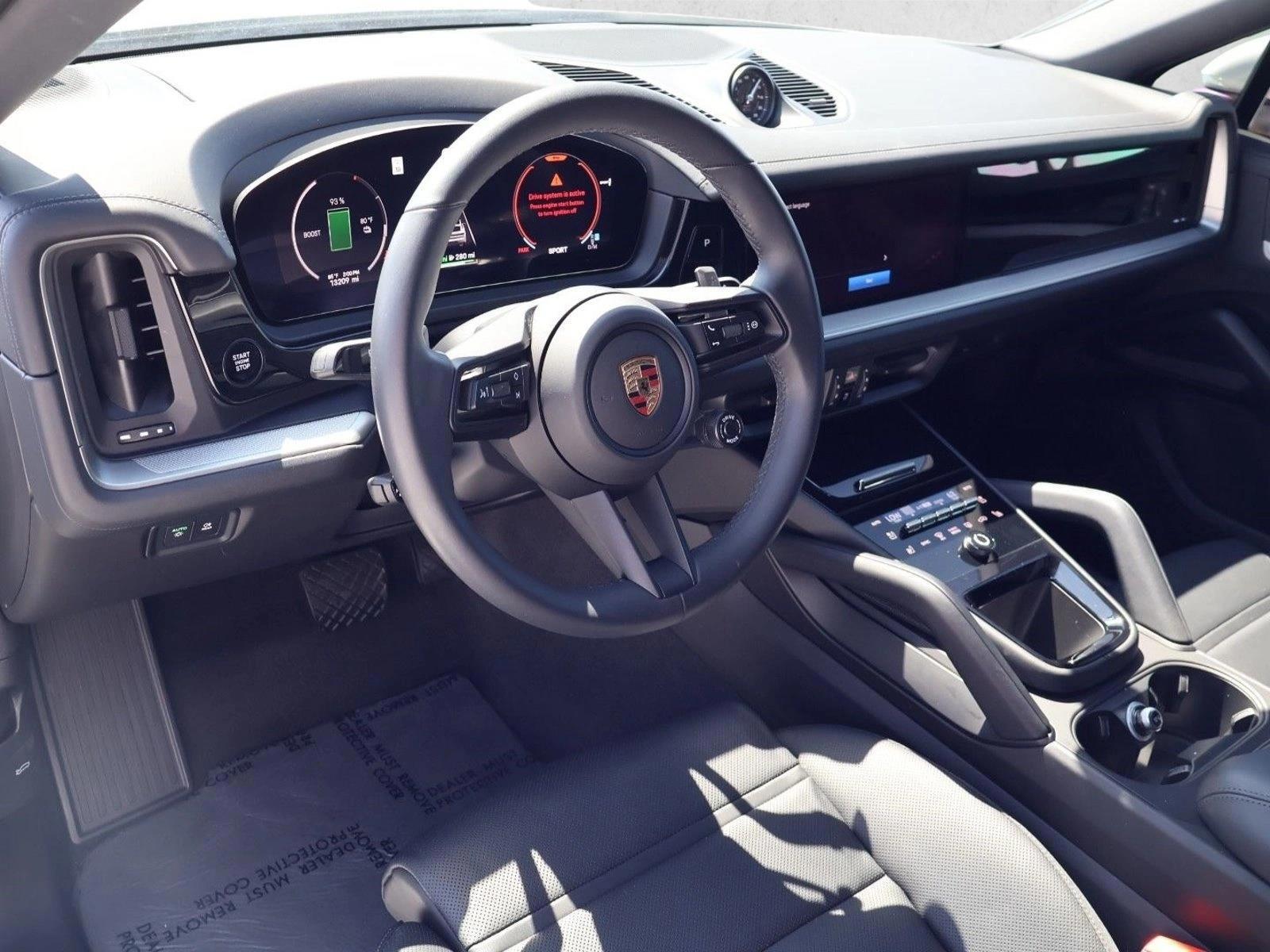 Thumbnail: 2025 Porsche Cayenne - 3