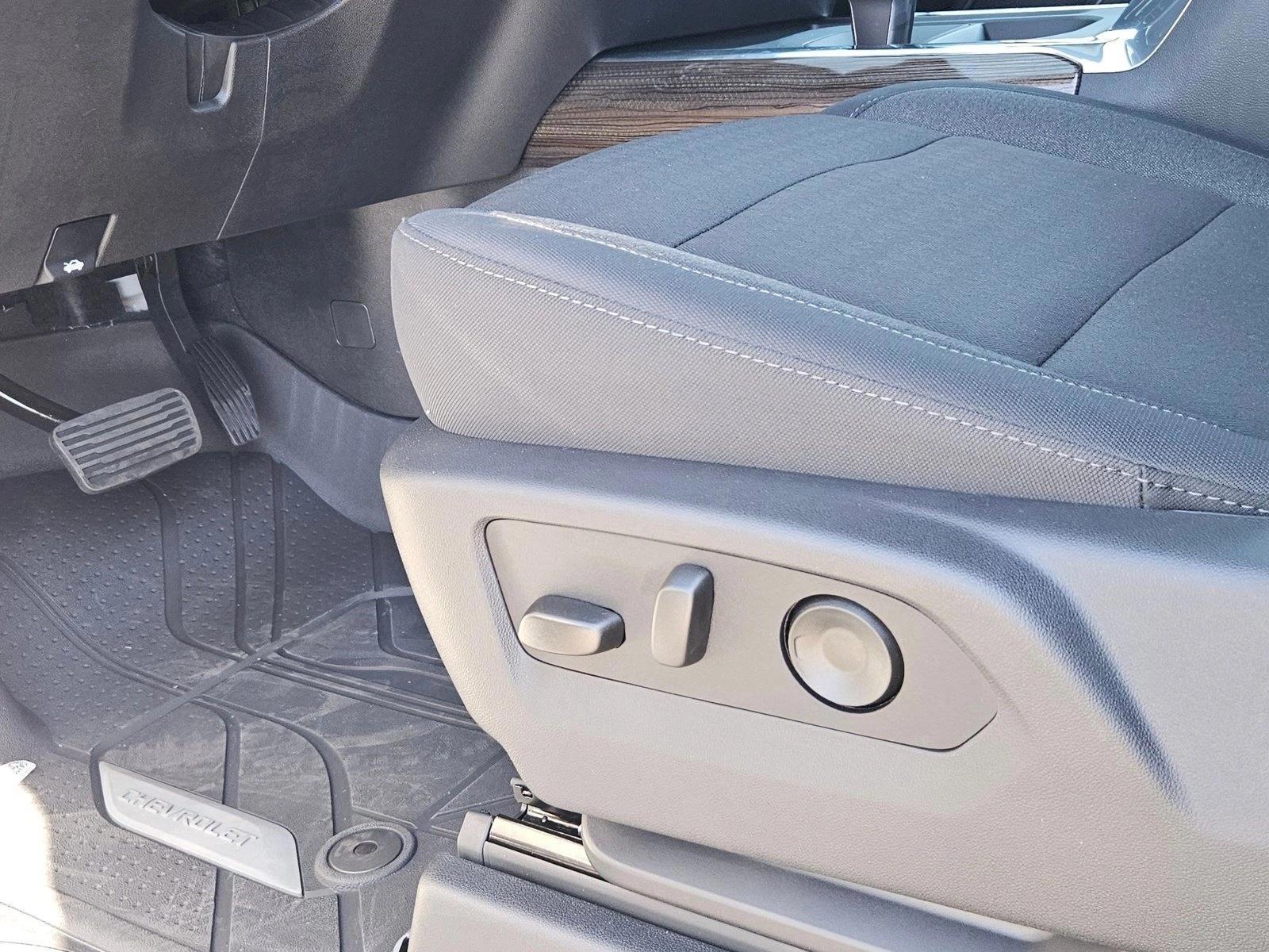 Thumbnail: 2026 Chevrolet Silverado 1500 - 5