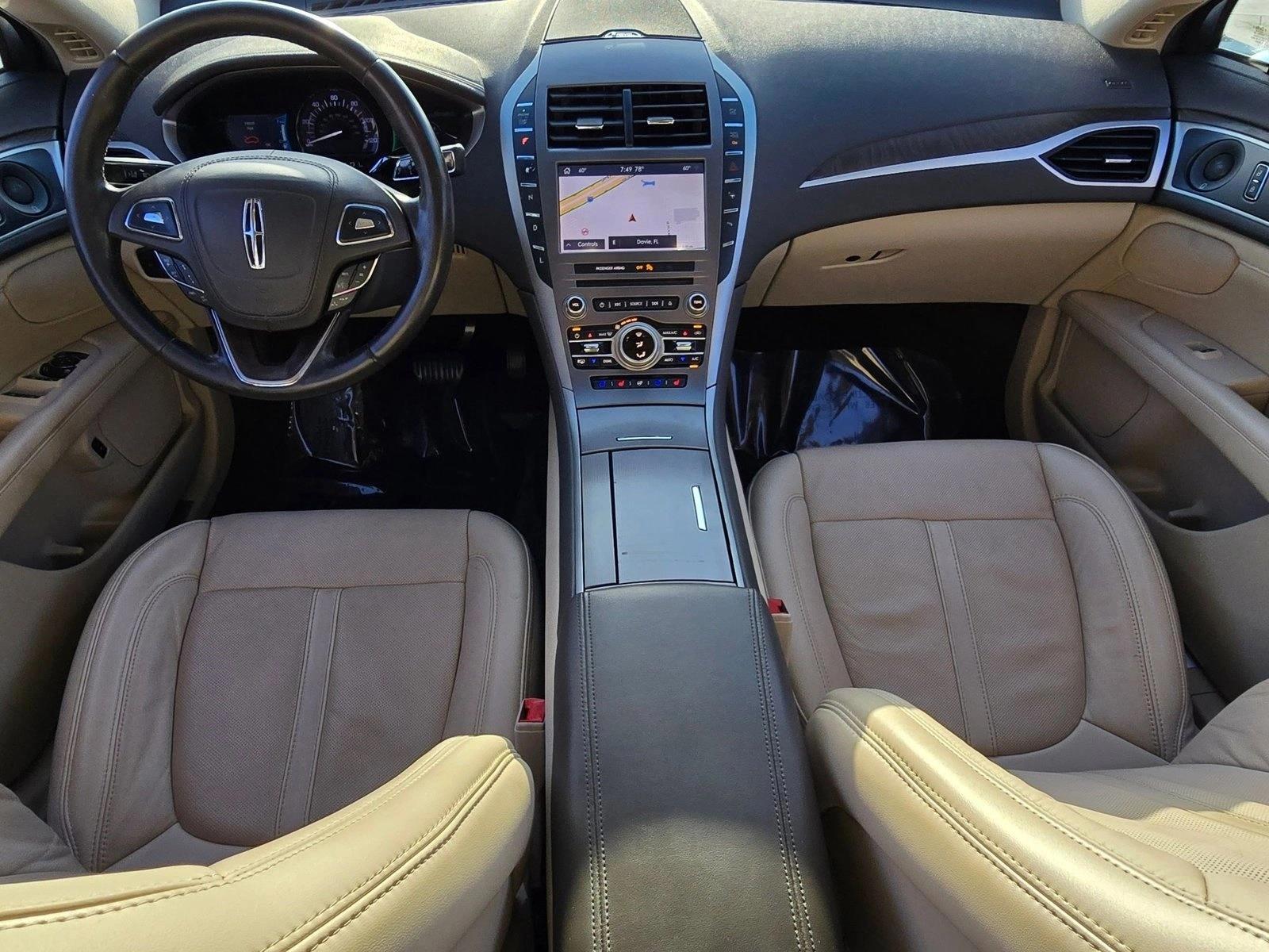 Thumbnail: 2020 Lincoln MKZ - 3