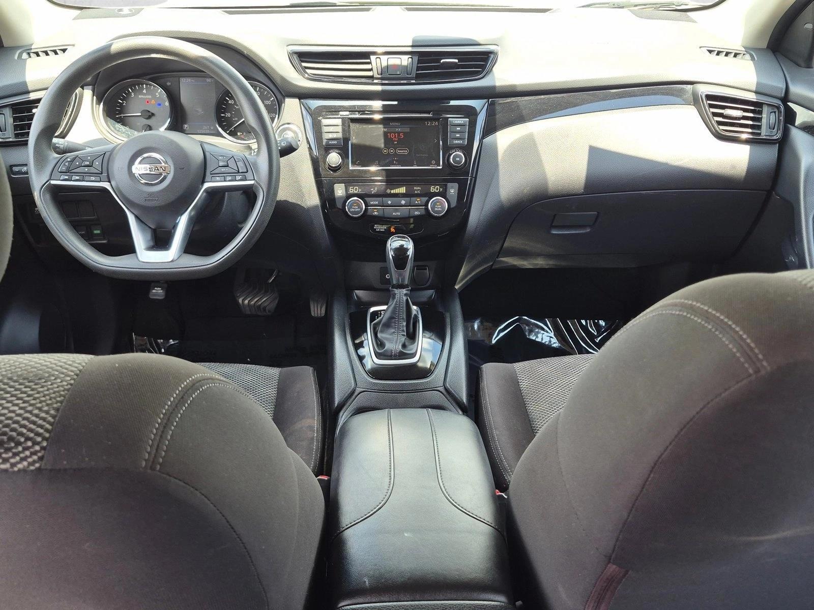 Thumbnail: 2020 Nissan Rogue Sport - 4
