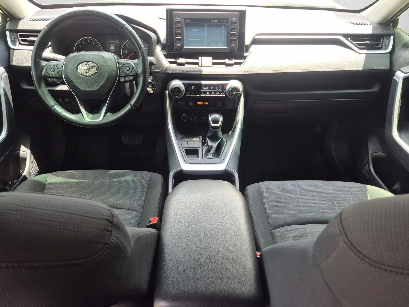 Thumbnail: 2019 Toyota RAV4 - 4