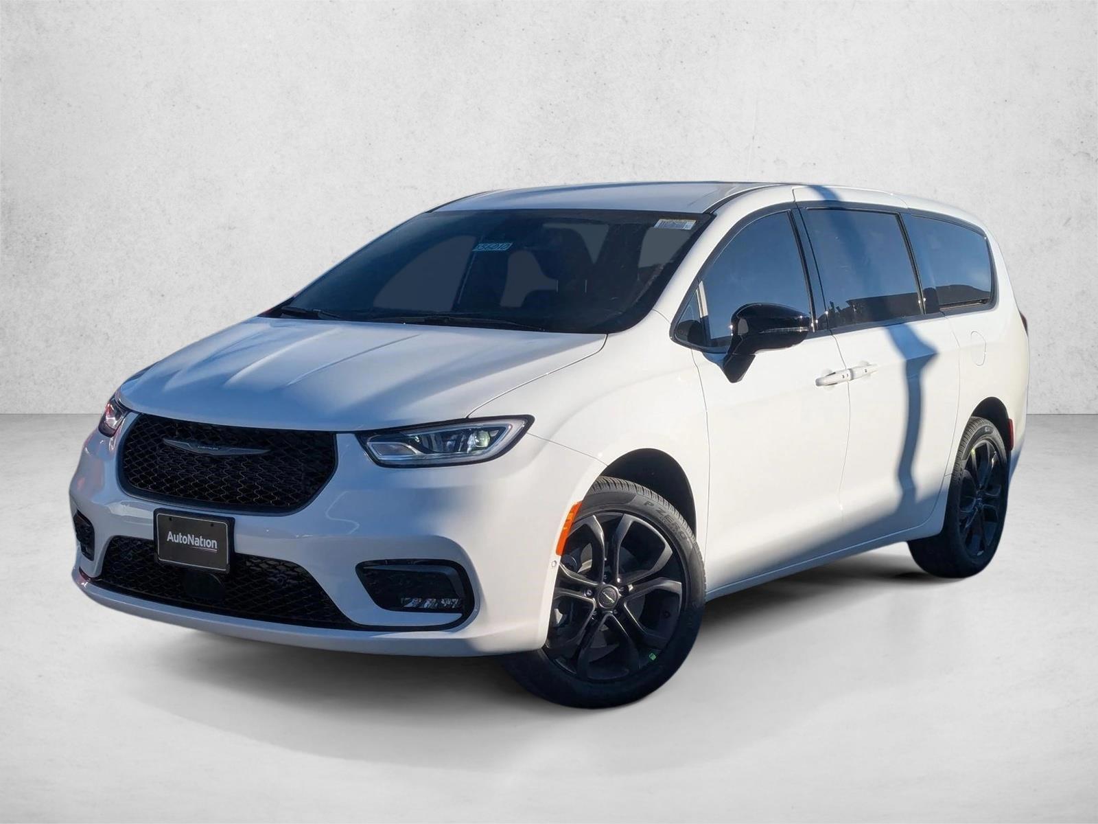 Thumbnail: 2026 Chrysler Pacifica - 1