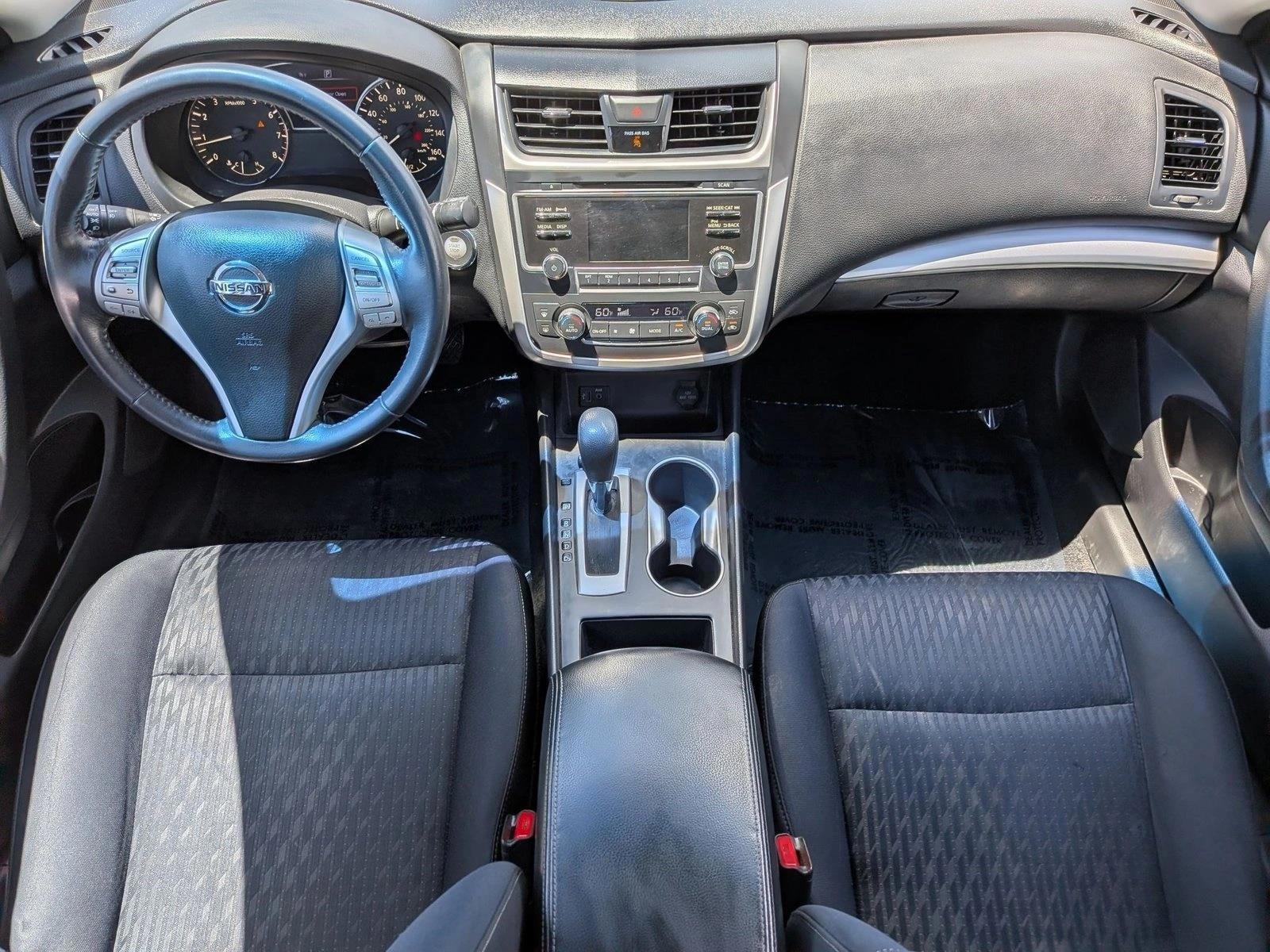 Thumbnail: 2017 Nissan Altima - 3
