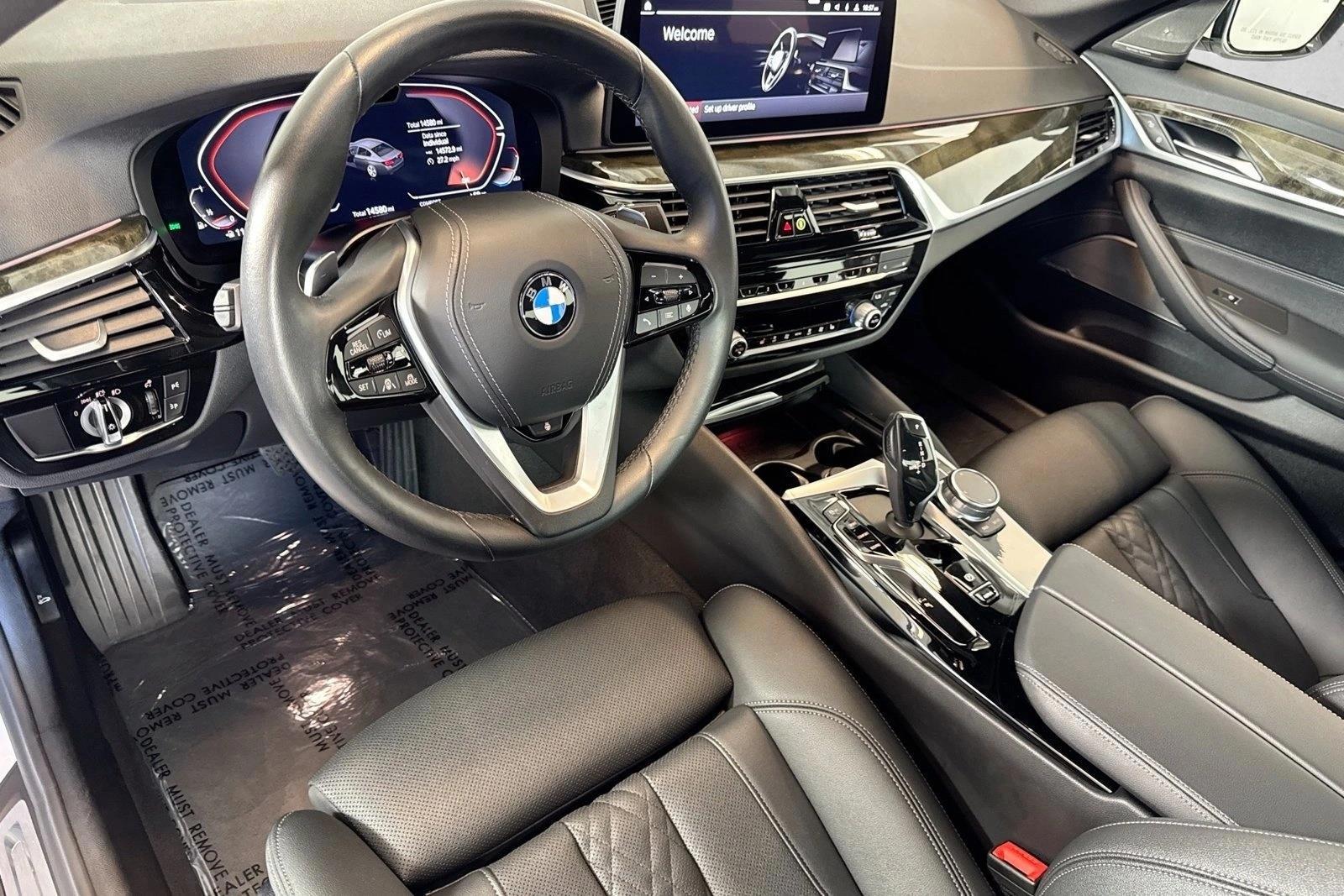 Thumbnail: 2023 BMW 5 Series - 3