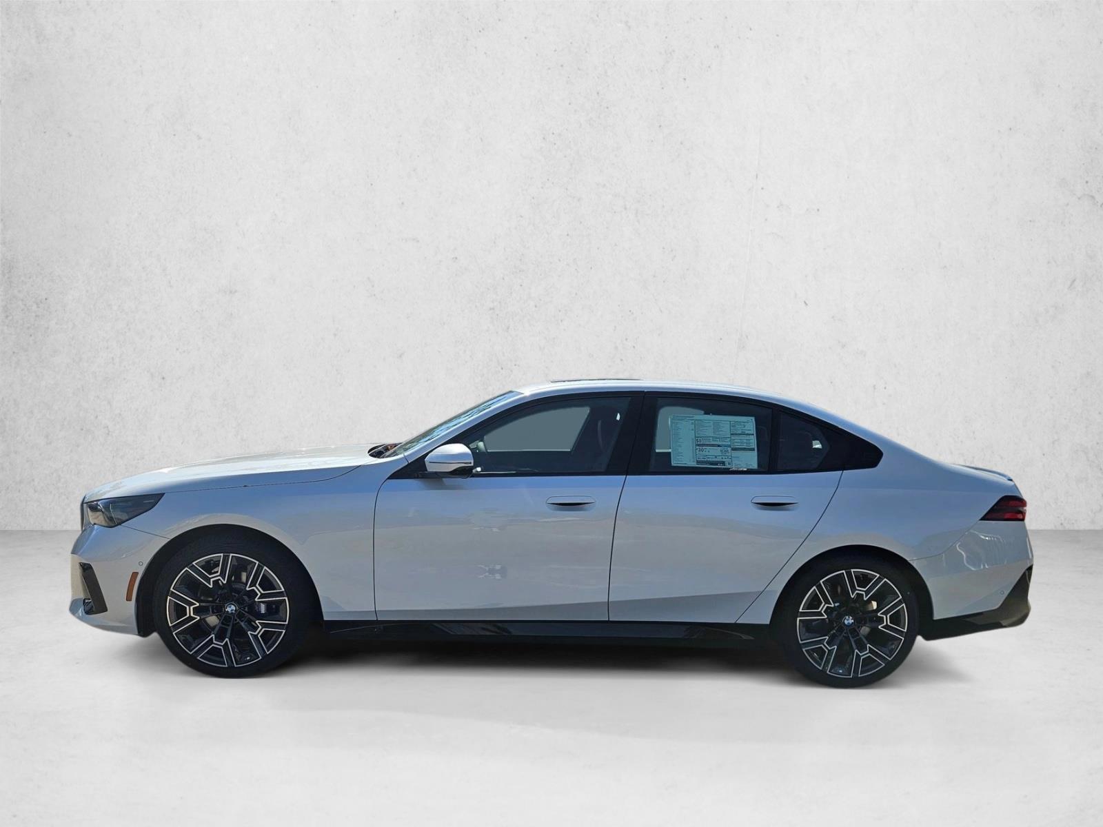 Thumbnail: 2026 BMW 5 Series - 2