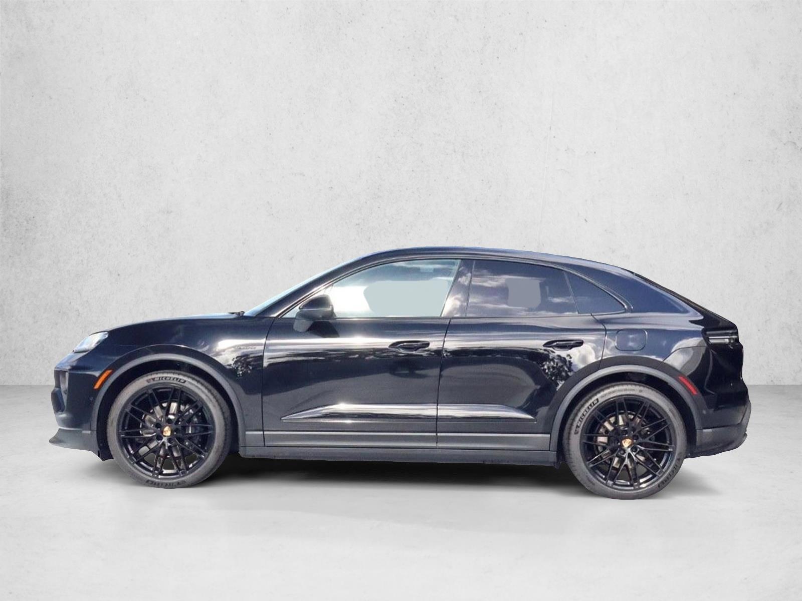 Thumbnail: 2026 Porsche Macan - 2
