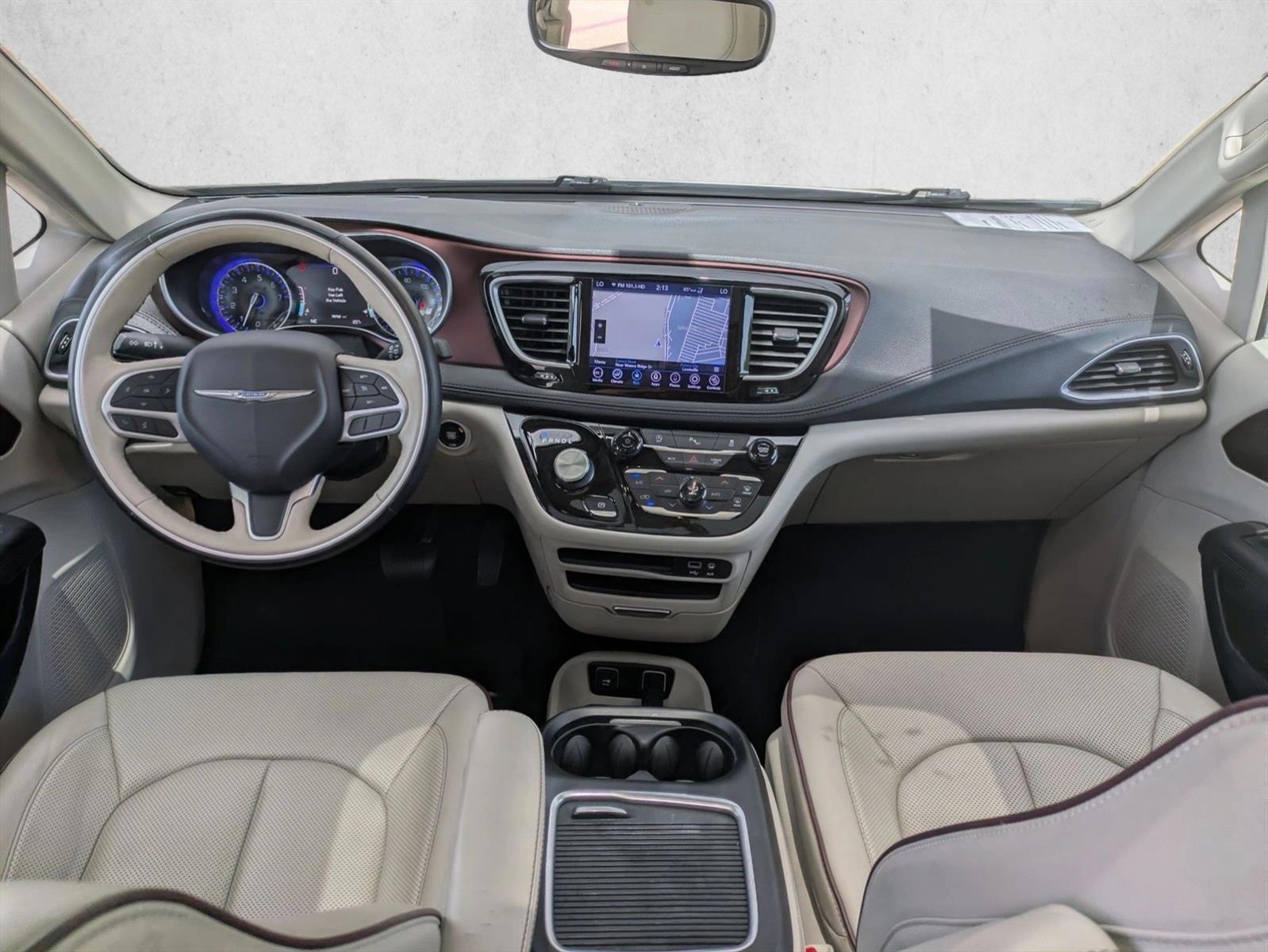 Thumbnail: 2020 Chrysler Pacifica - 4