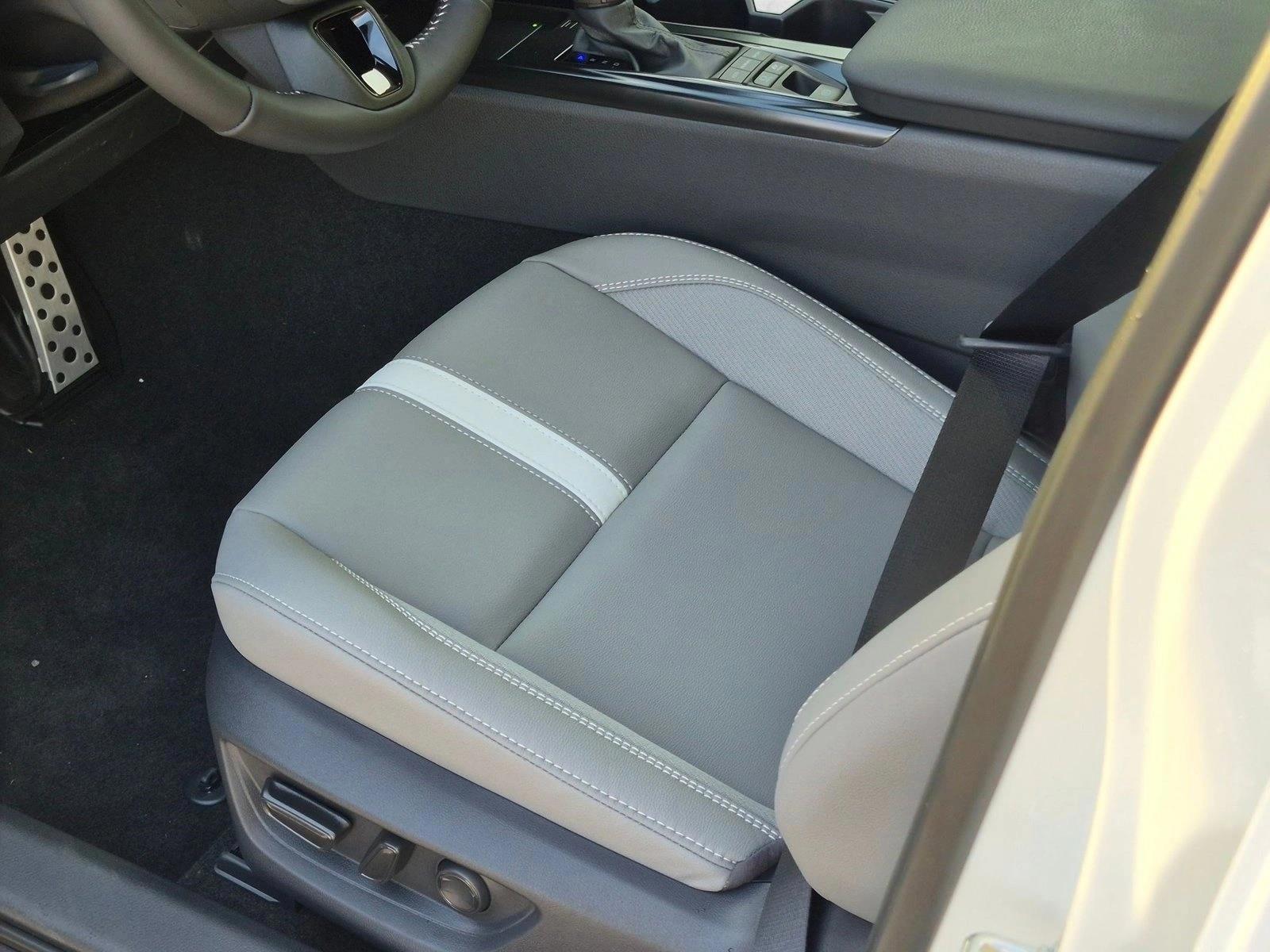 Thumbnail: 2026 Toyota Camry - 4