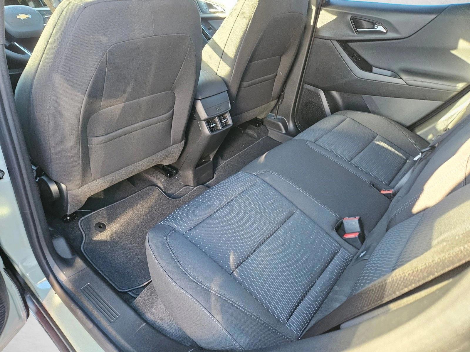 Thumbnail: 2026 Chevrolet Equinox - 4