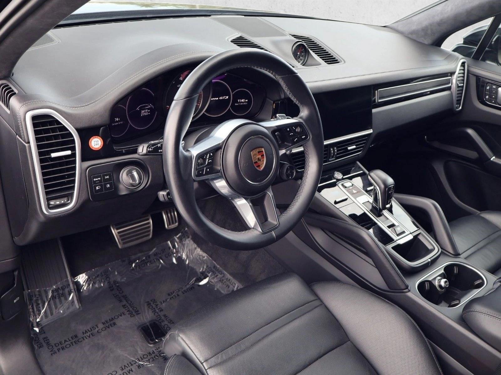 Thumbnail: 2023 Porsche Cayenne - 3