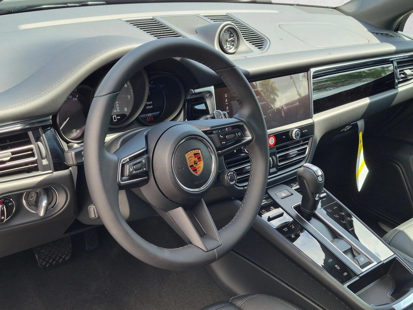 Thumbnail: 2026 Porsche Macan - 3