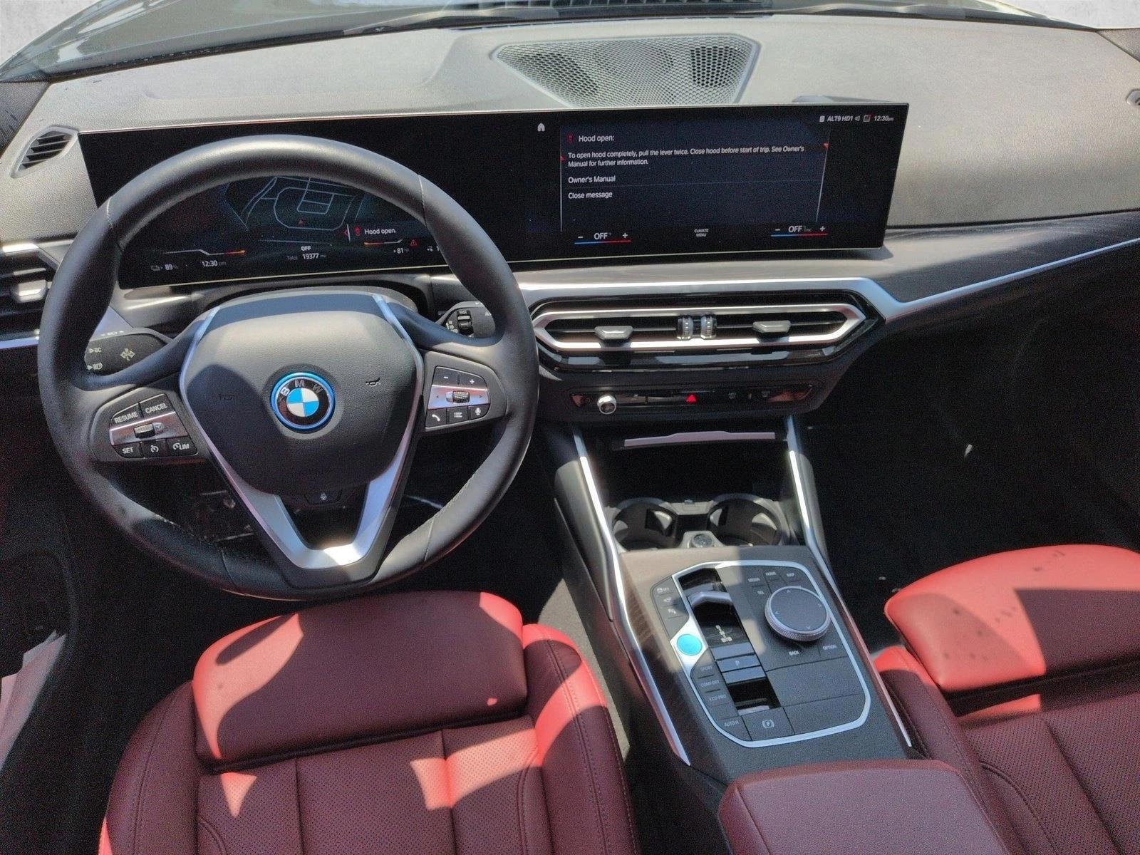 Thumbnail: 2023 BMW i4 - 4