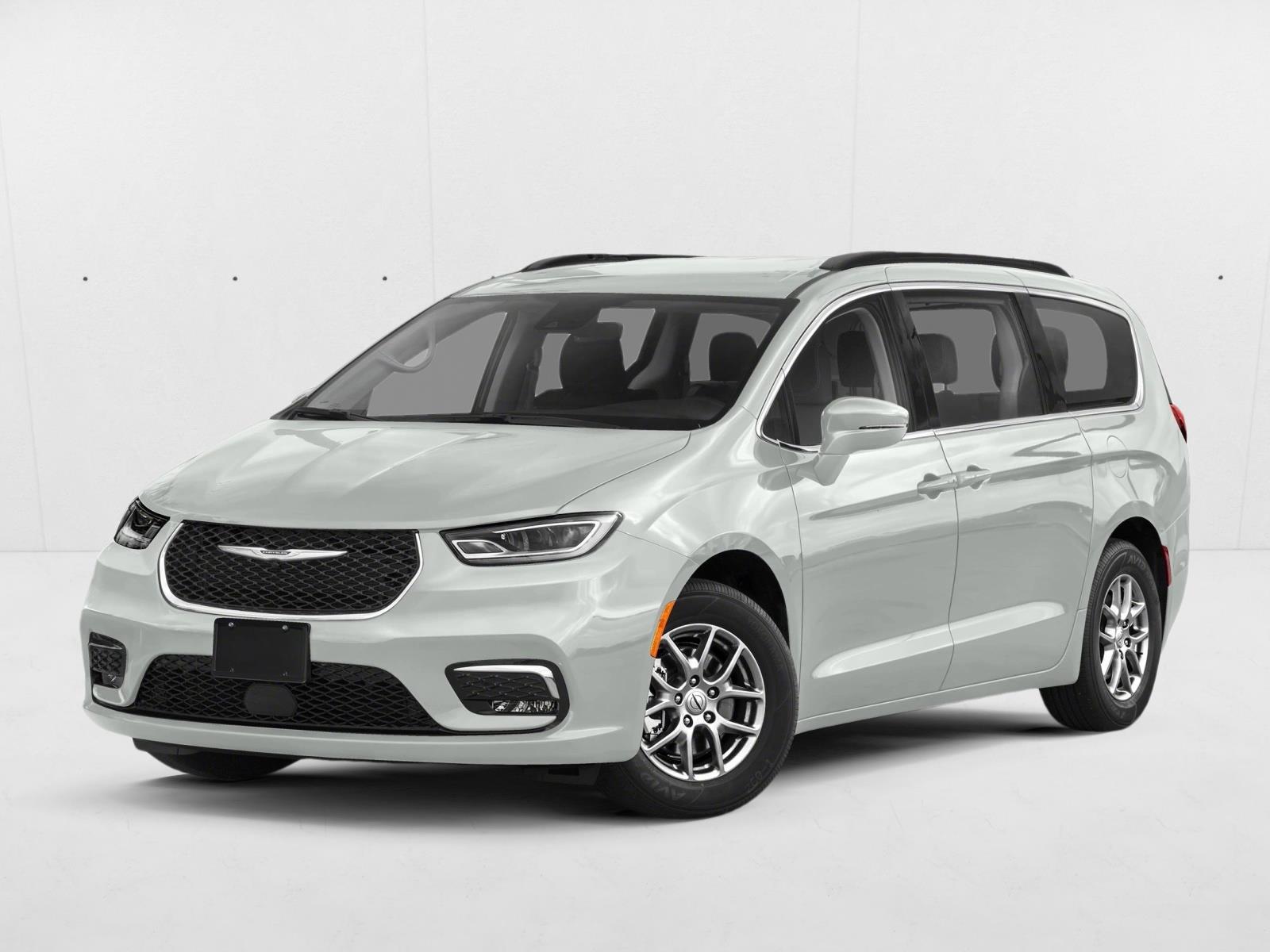 2023 Chrysler Pacifica Touring L's photo