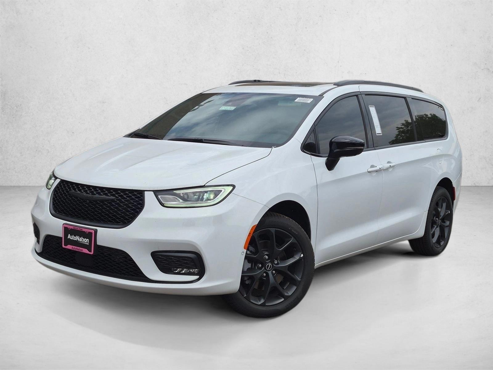 Thumbnail: 2026 Chrysler Pacifica - 1