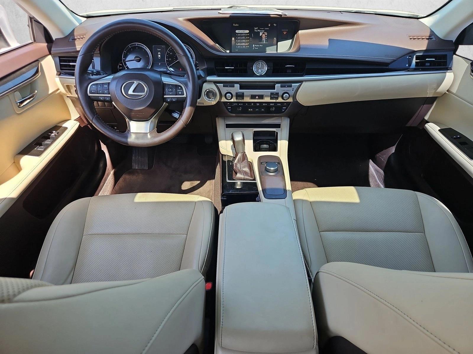 Thumbnail: 2017 Lexus ES - 4