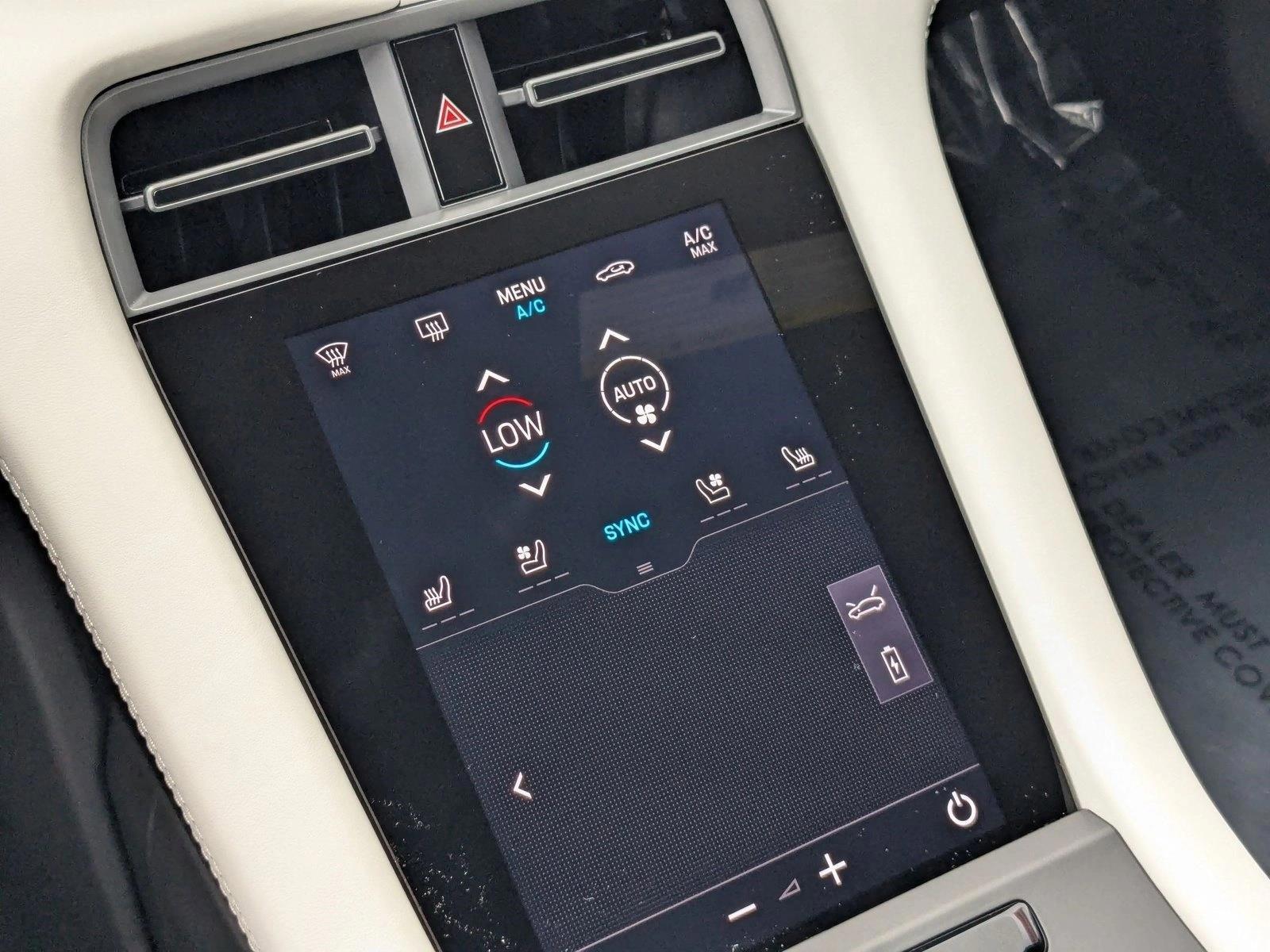 2026 Porsche Taycan Base - Photo 23