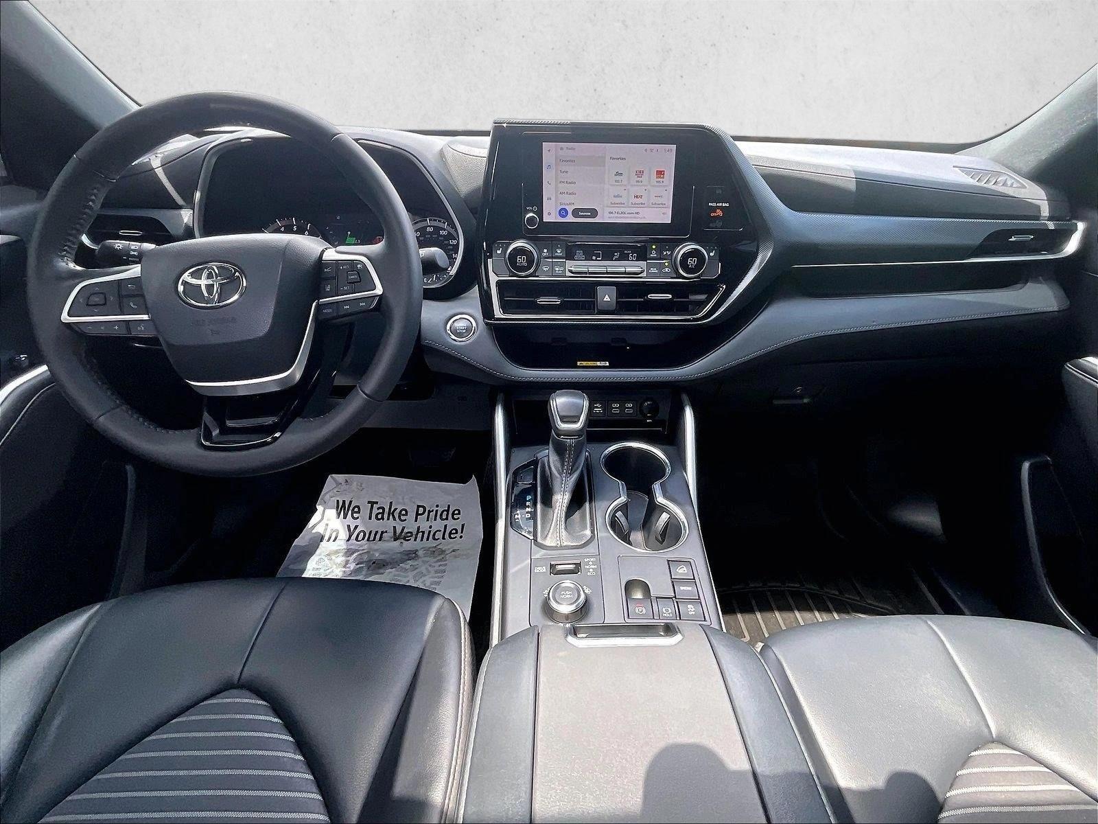 Thumbnail: 2023 Toyota Highlander - 3