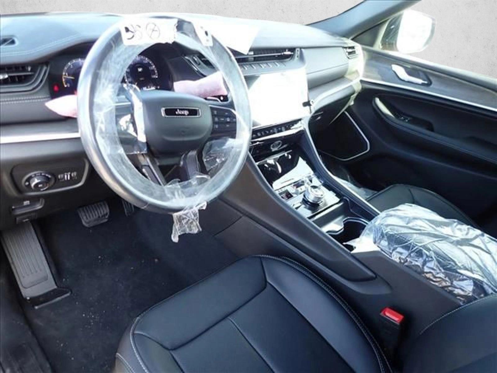Thumbnail: 2026 Jeep Grand Cherokee L - 3