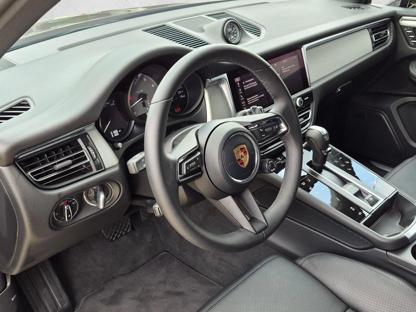 Thumbnail: 2026 Porsche Macan - 3
