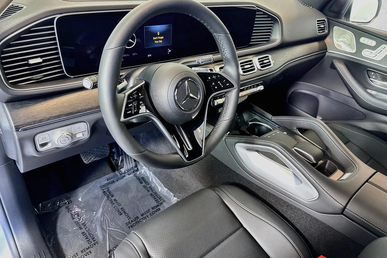 Thumbnail: 2026 Mercedes-Benz GLE - 3