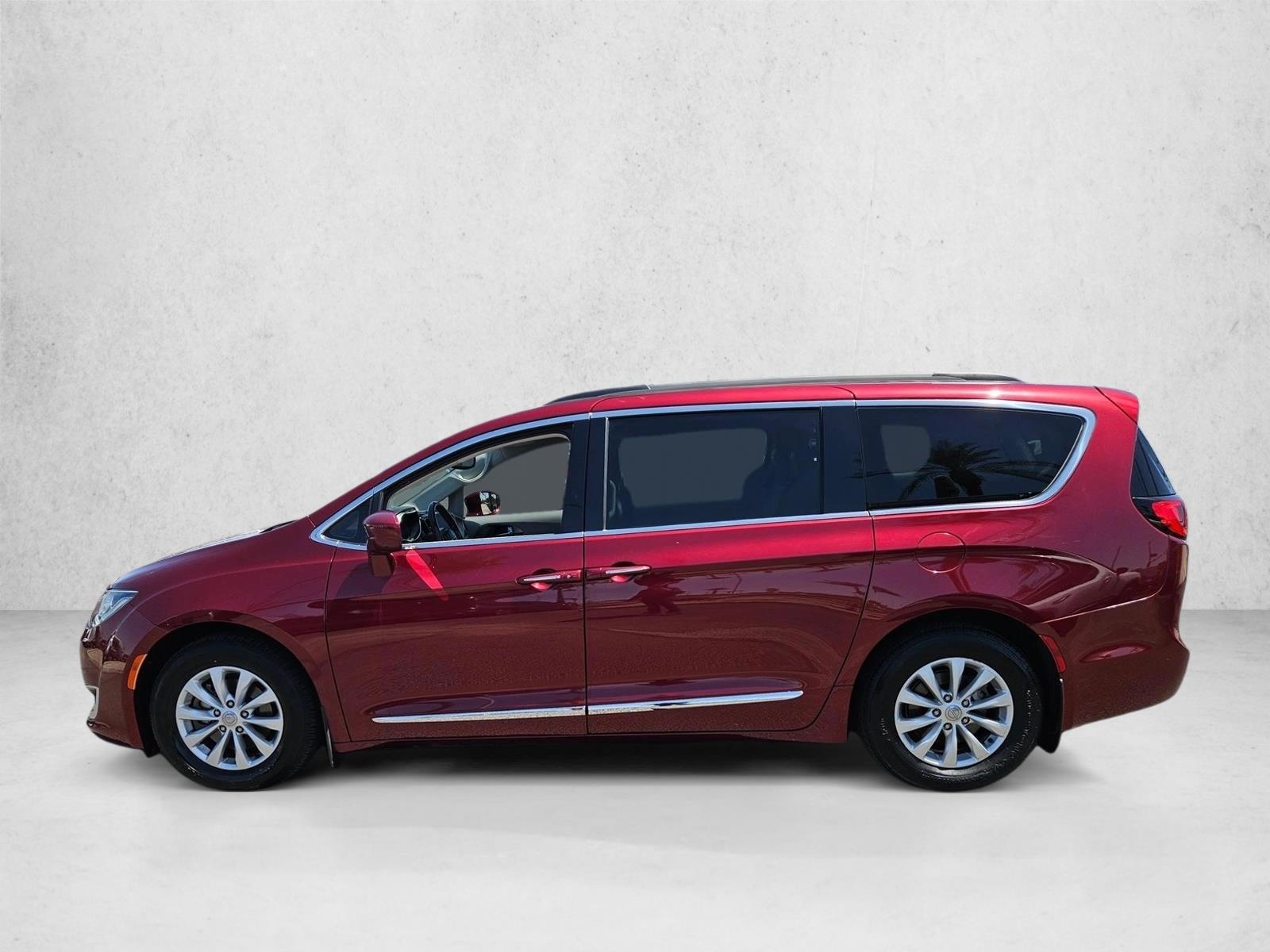 Thumbnail: 2017 Chrysler Pacifica - 2