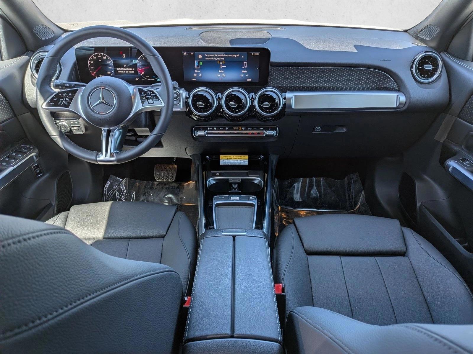Thumbnail: 2026 Mercedes-Benz GLB - 4