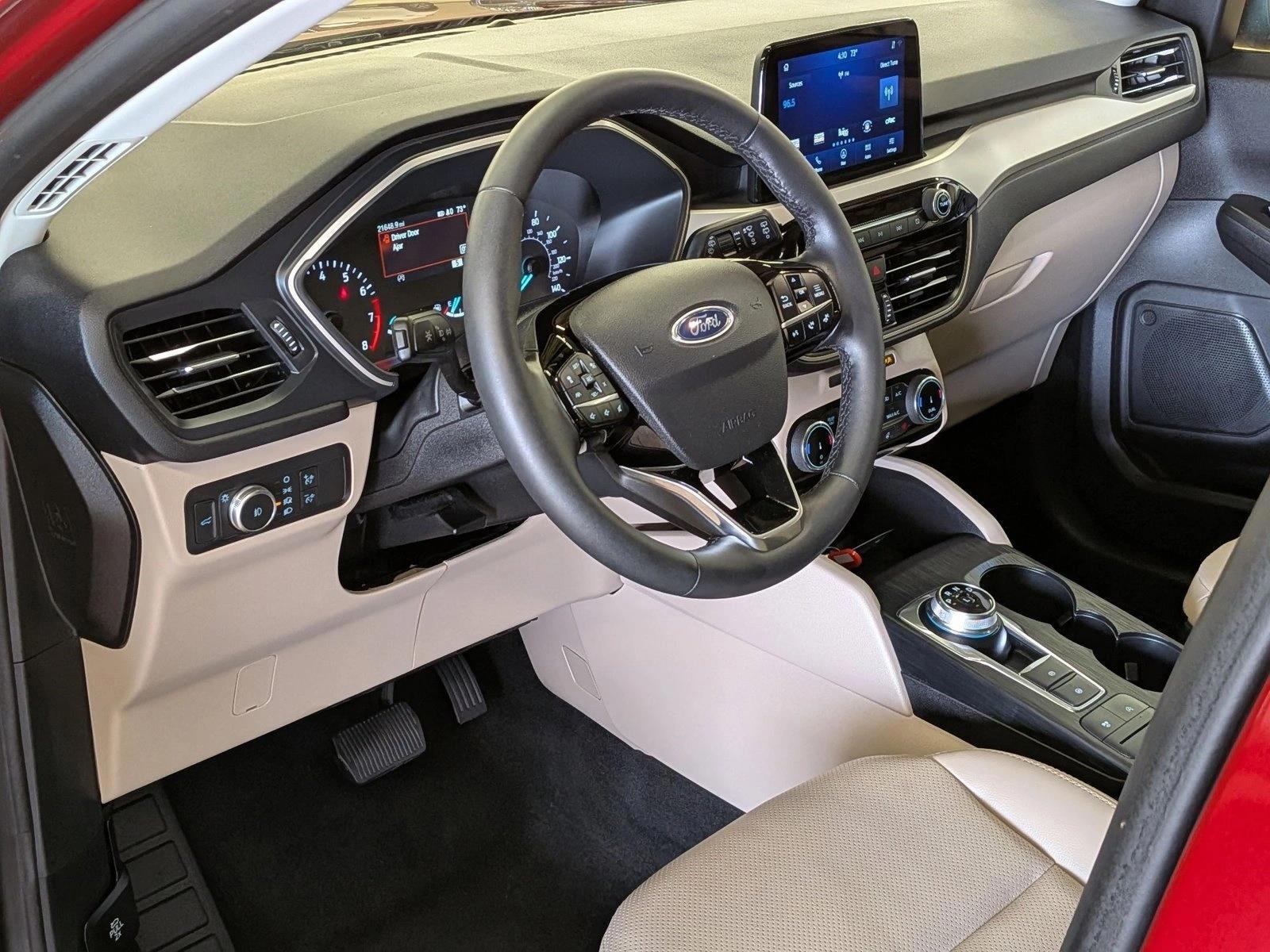 Thumbnail: 2022 Ford Escape - 3