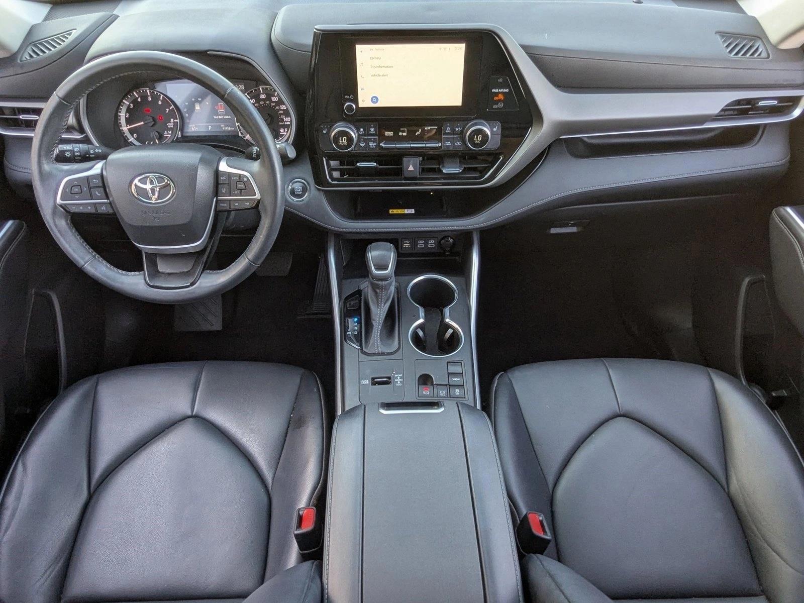 Thumbnail: 2023 Toyota Highlander - 4