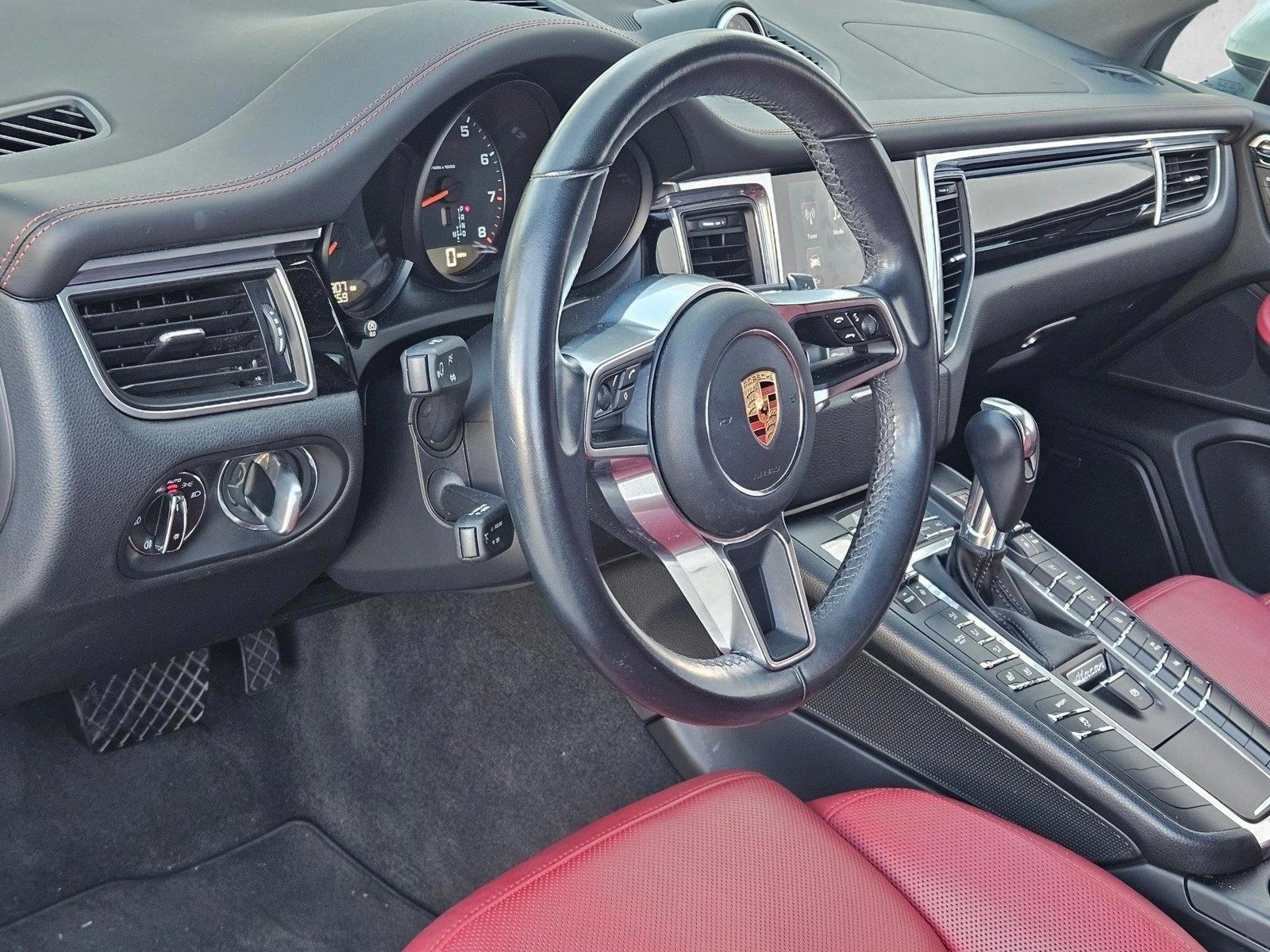 Thumbnail: 2018 Porsche Macan - 3