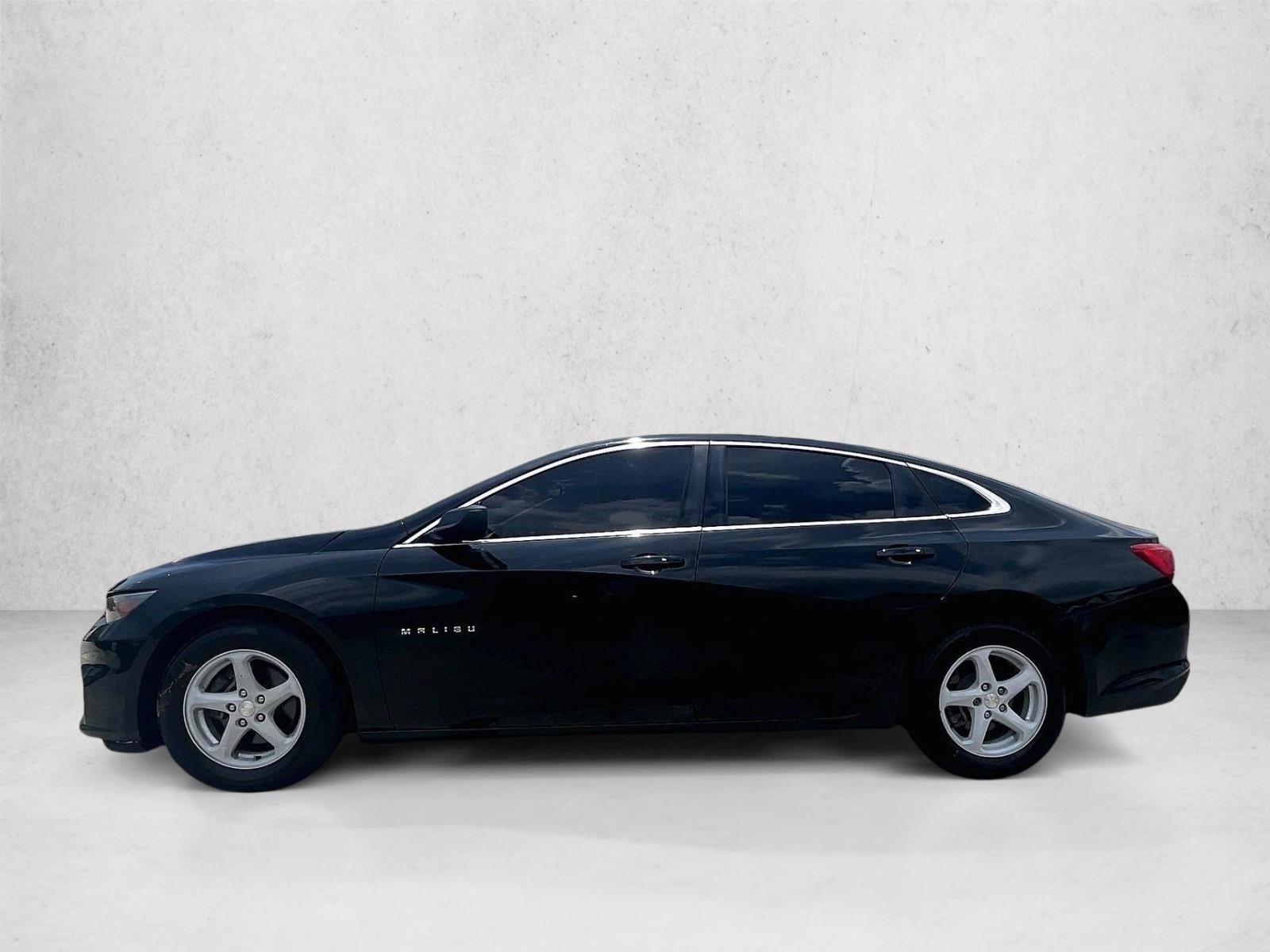 Thumbnail: 2017 Chevrolet Malibu - 2
