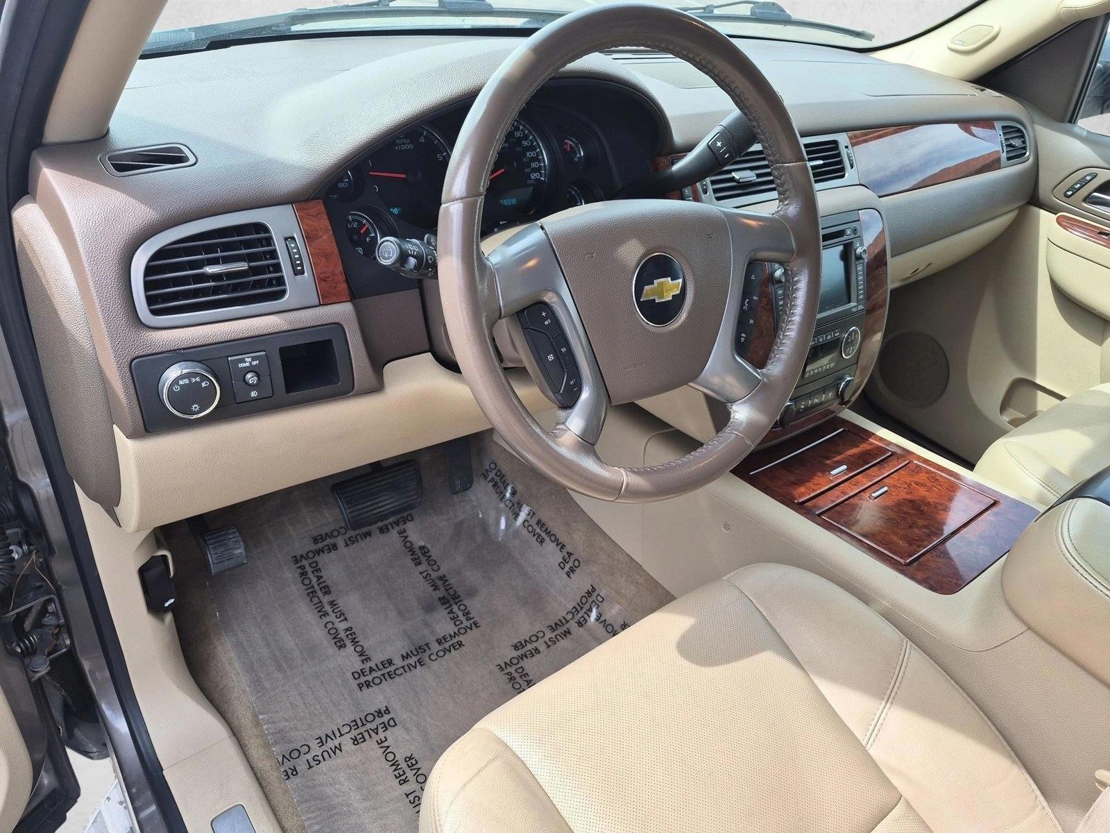 Thumbnail: 2011 Chevrolet Suburban - 3