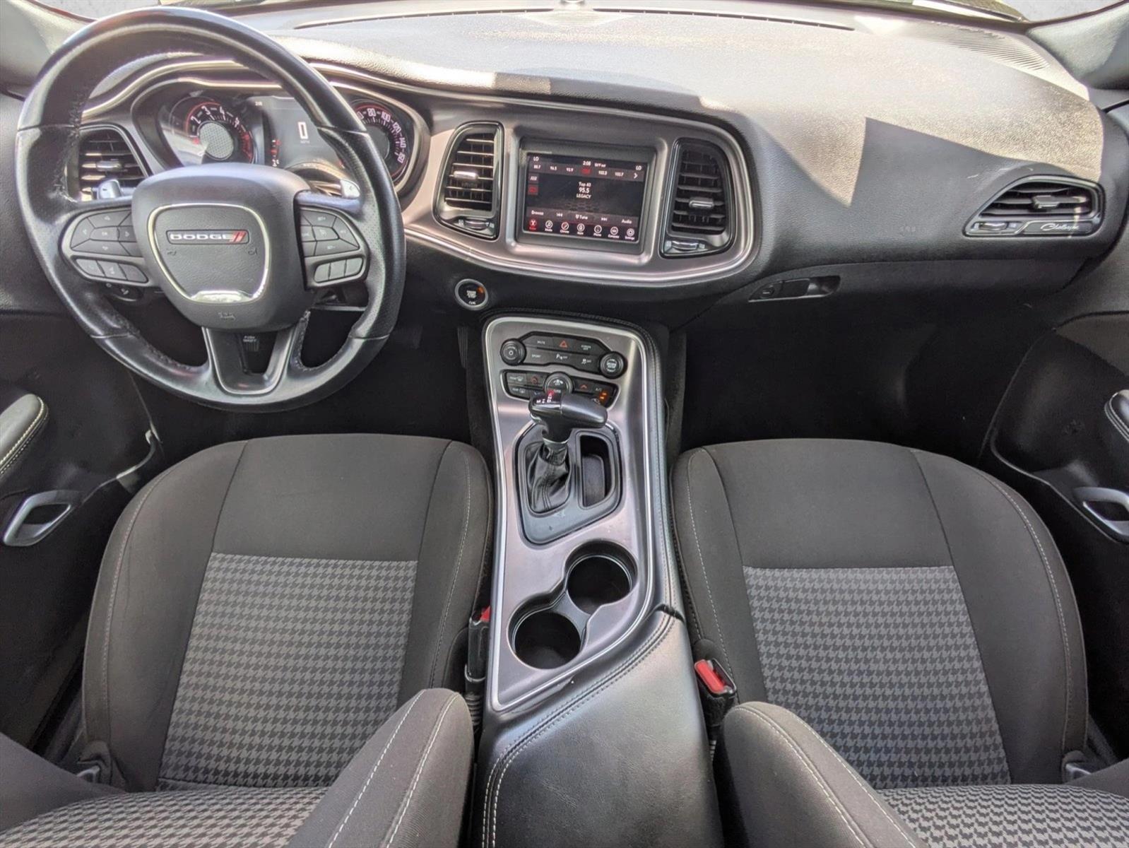 Thumbnail: 2022 Dodge Challenger - 4