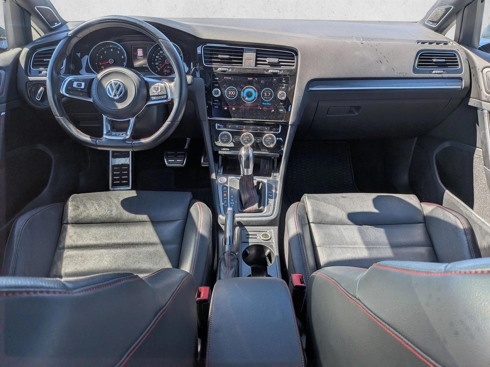 Thumbnail: 2019 Volkswagen Golf - 4