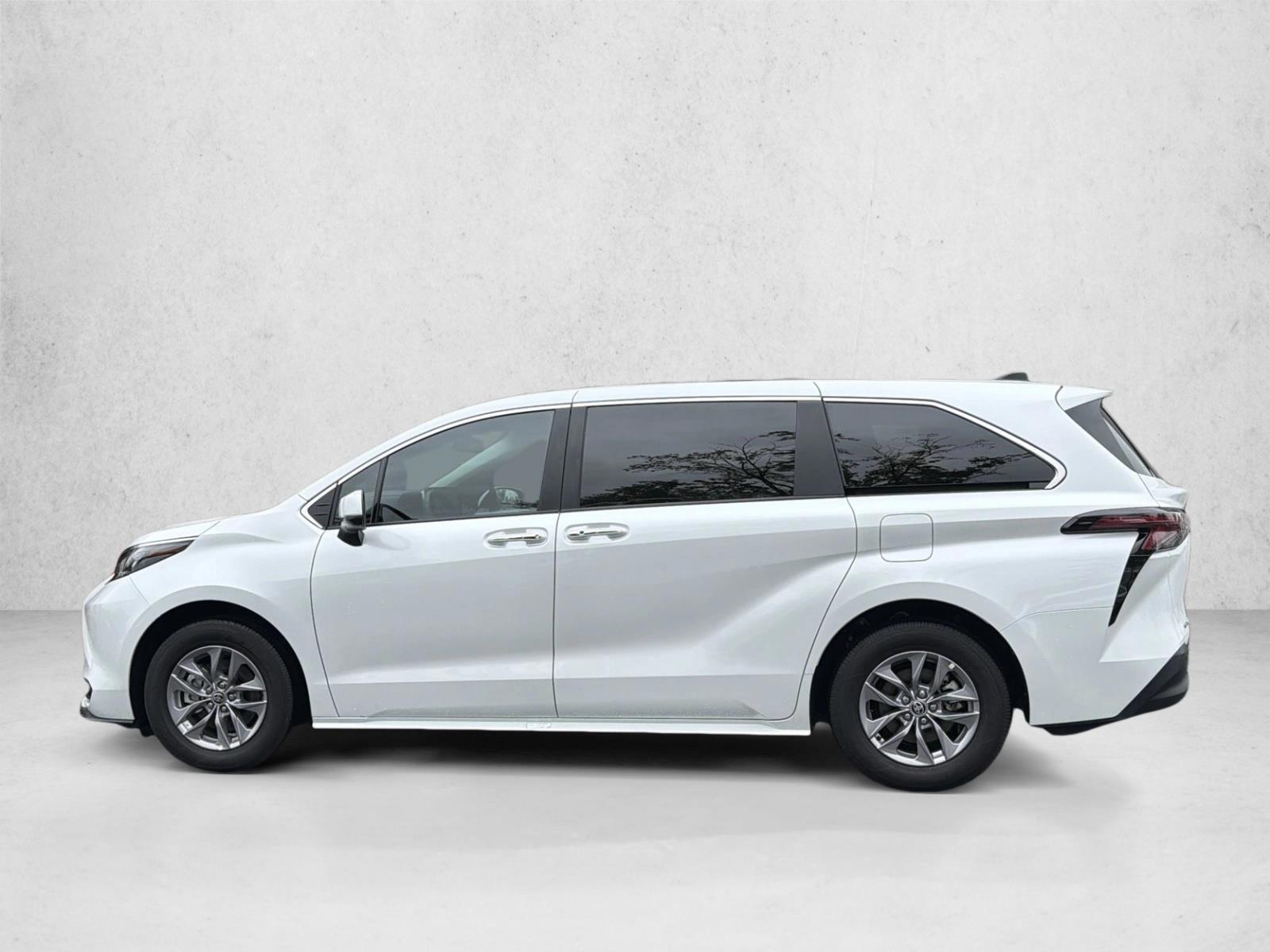 Thumbnail: 2025 Toyota Sienna - 2