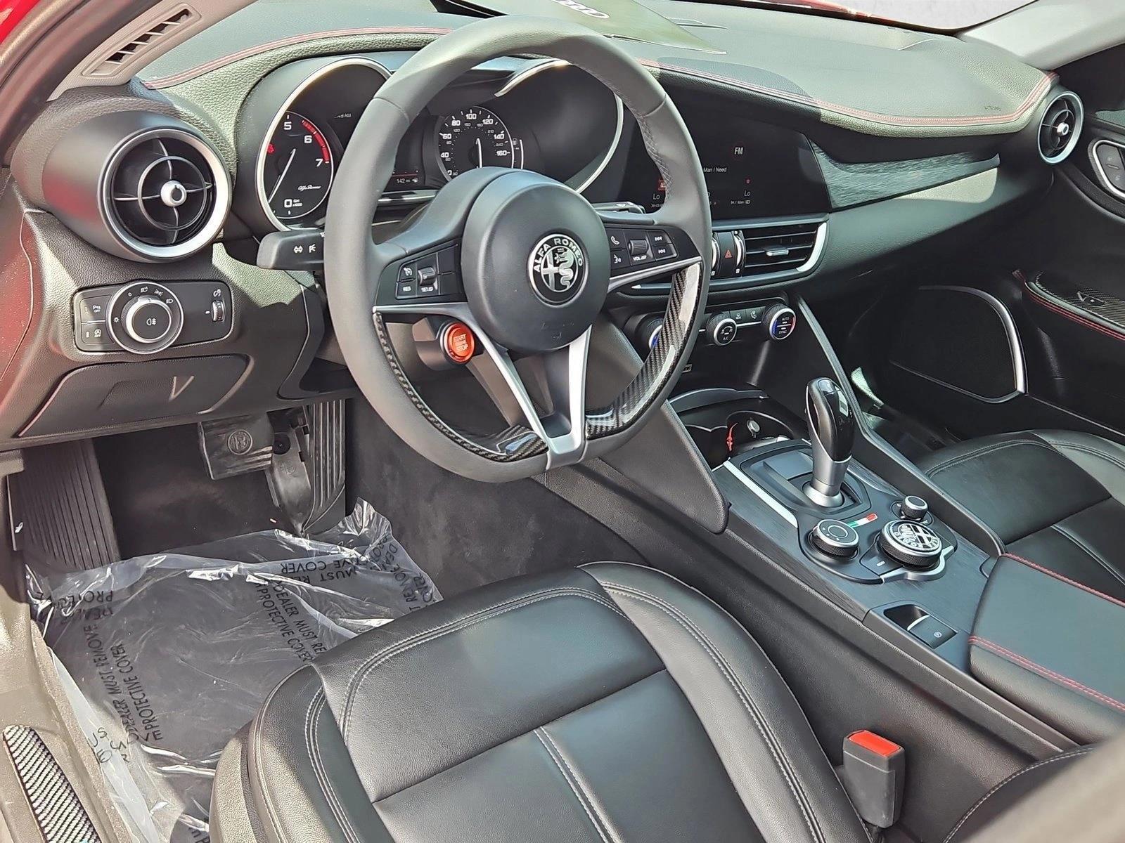 Thumbnail: 2019 Alfa Romeo Giulia - 3